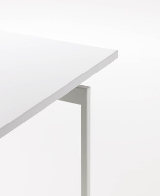 Antenna Workspaces open plan freestanding desk