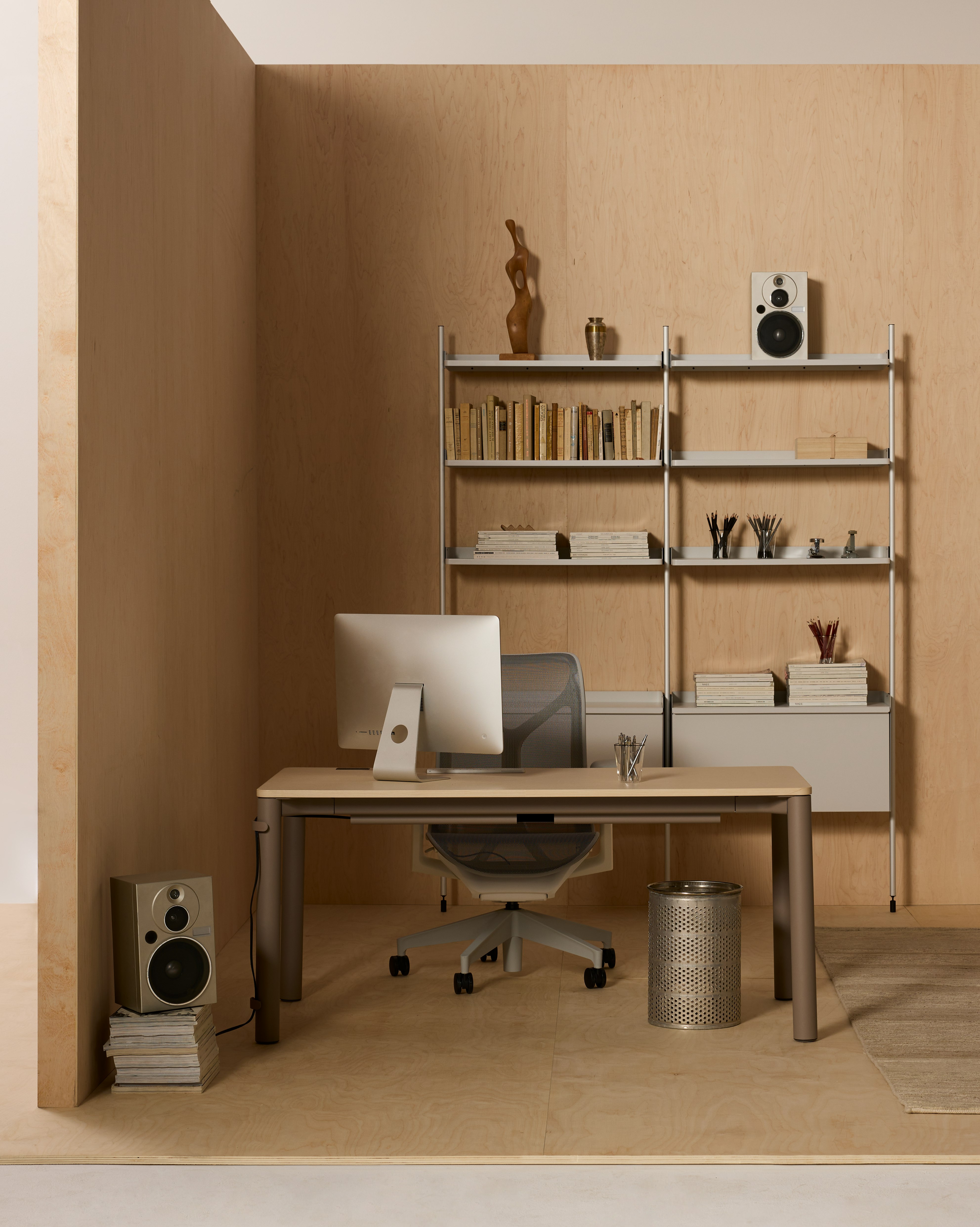 Spout Sit-to-Stand Table