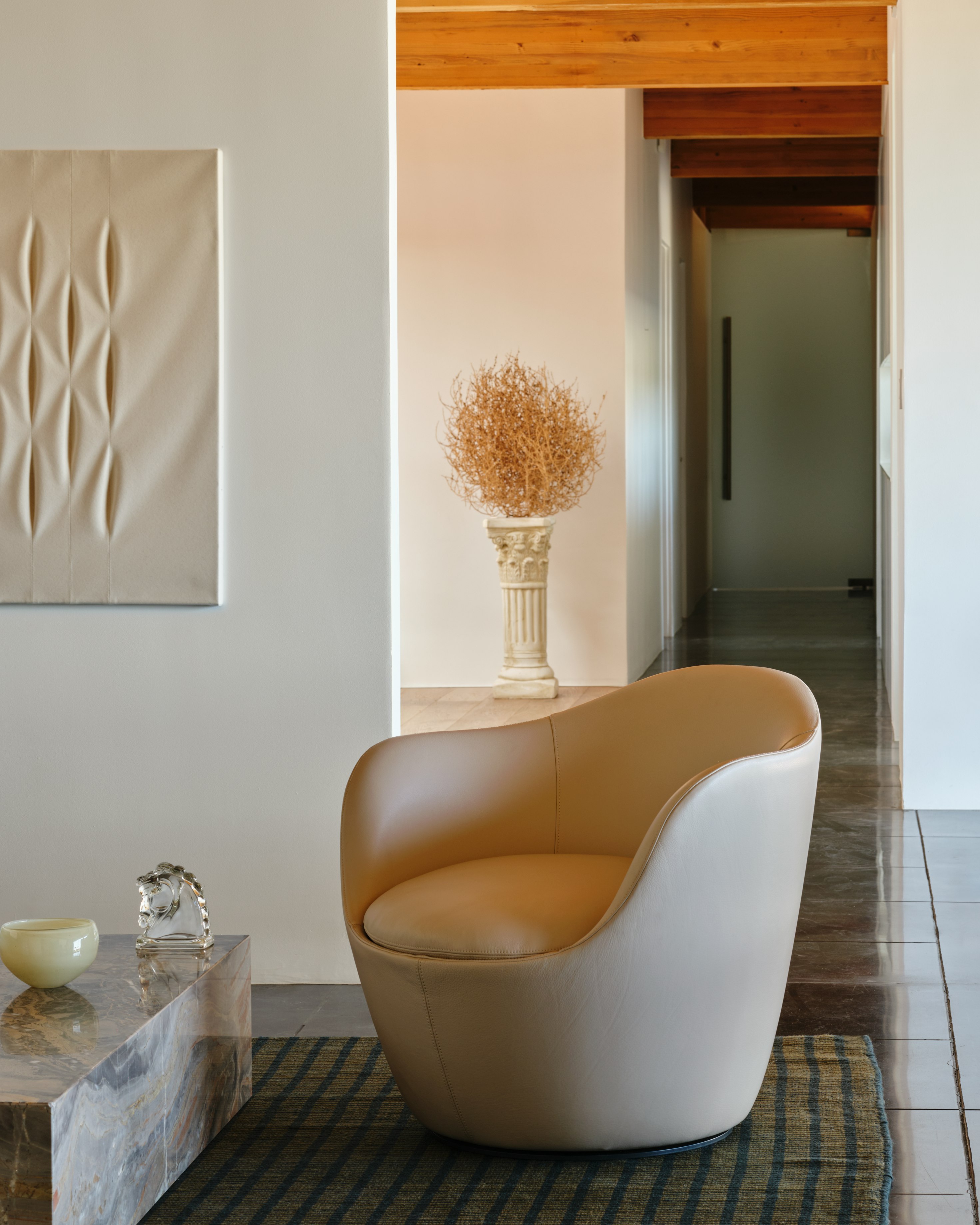 L&iacute;na Swivel Chair