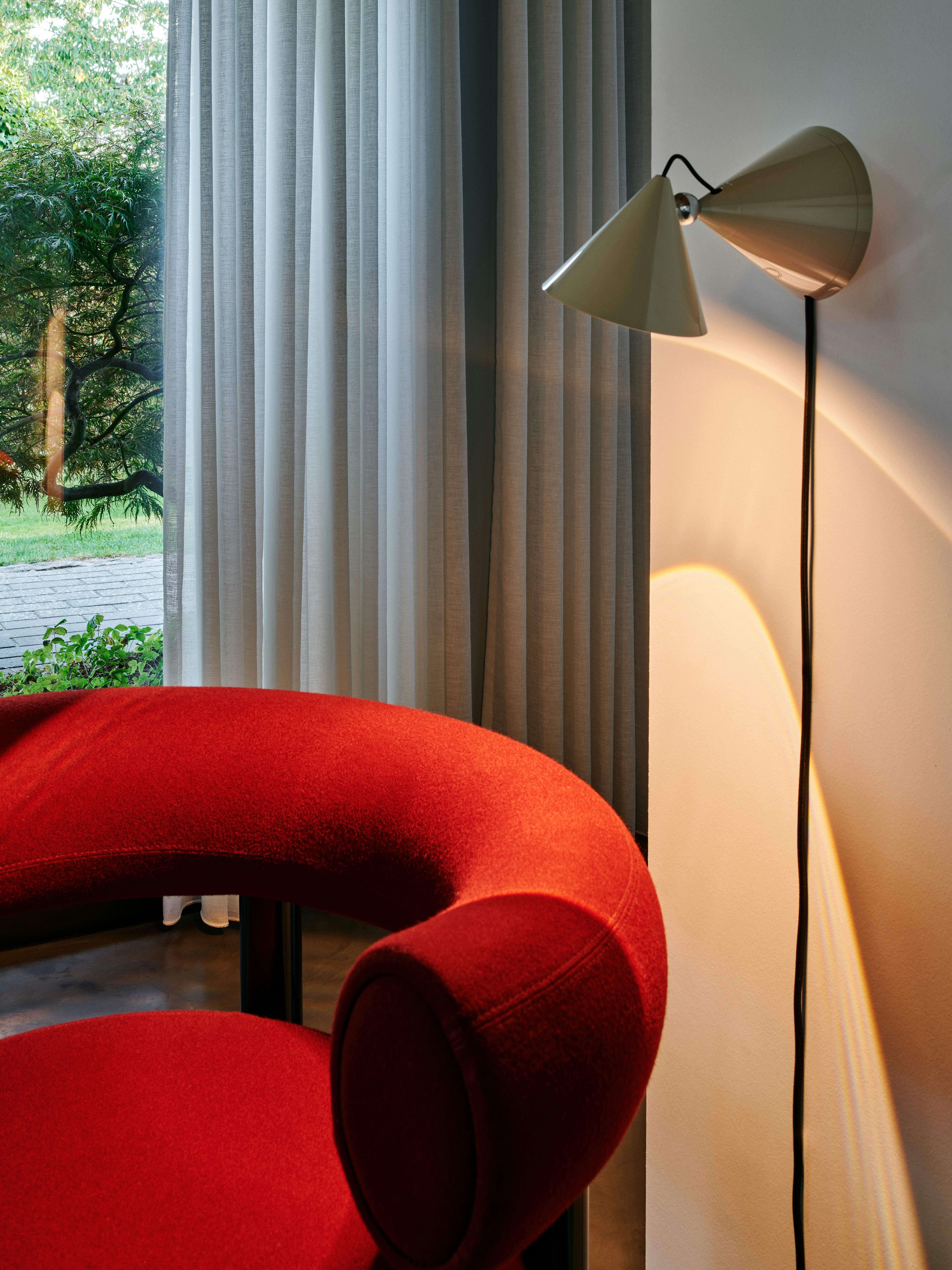 Pose Surface Wall Sconce