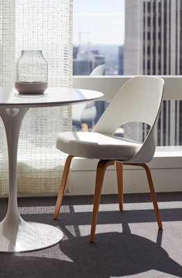 Saarinen Executive Chair Armless Executive Chair Plastic Back Wood Legs Saarinen Pedestal Dining Table meeting table shared spaces touchdown focus refuge