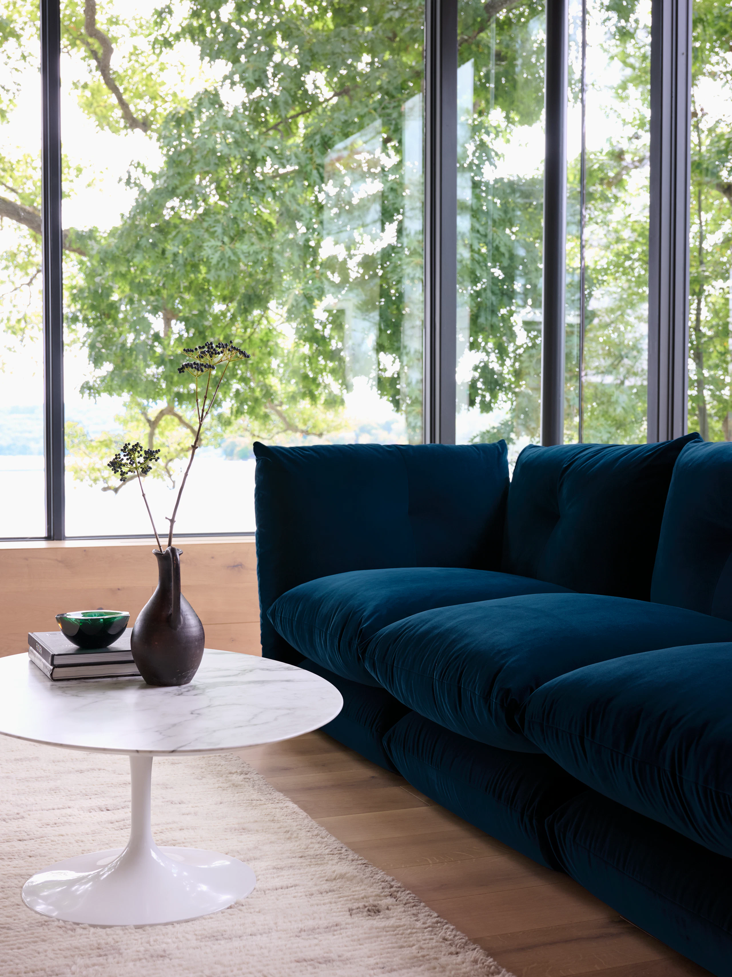 Pillo 4 Seat Sectional with Ottoman in Iseo Dark Blue