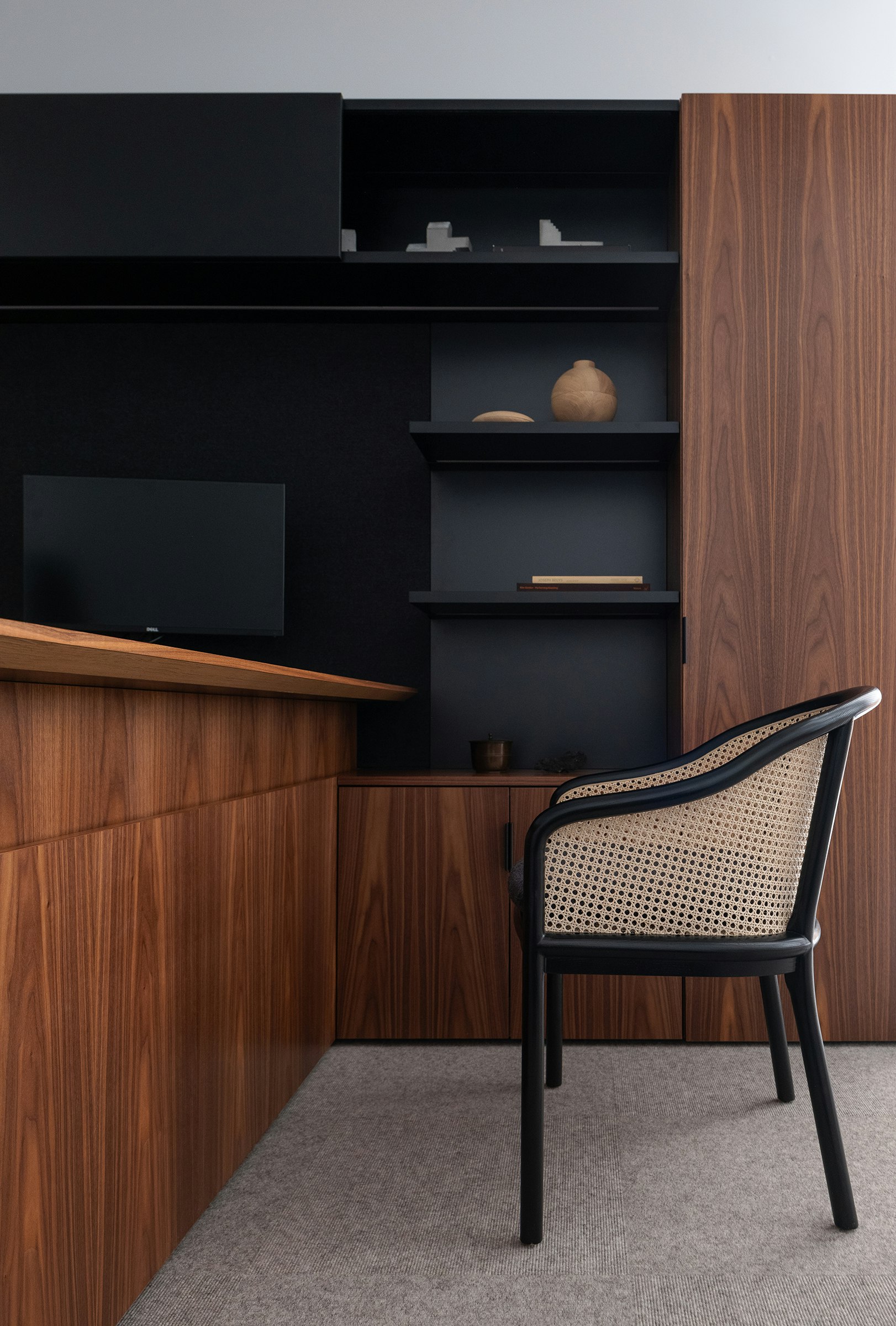 Landmark Chair, Geiger | MillerKnoll