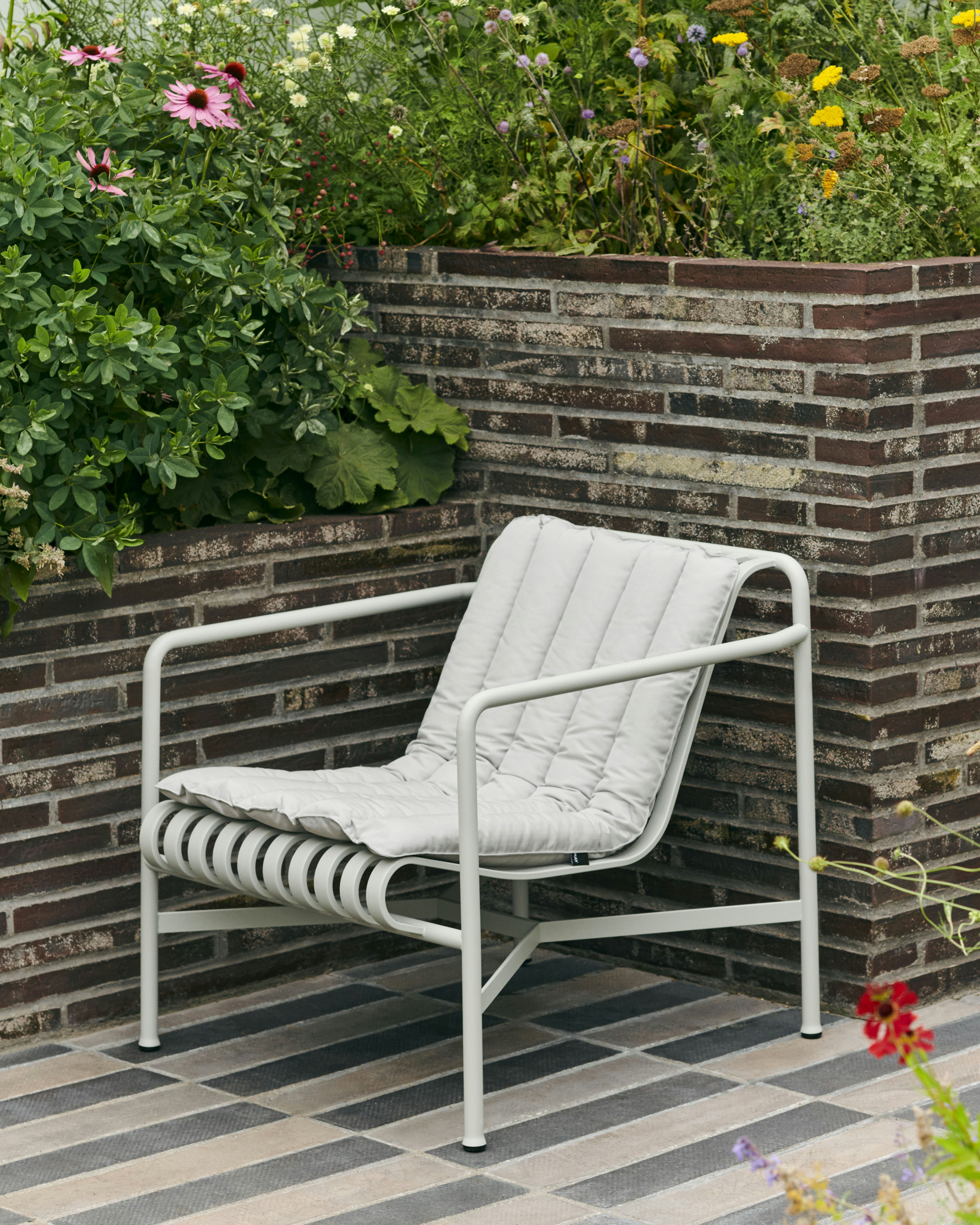Palissade Lounge Chair Soft Cushions