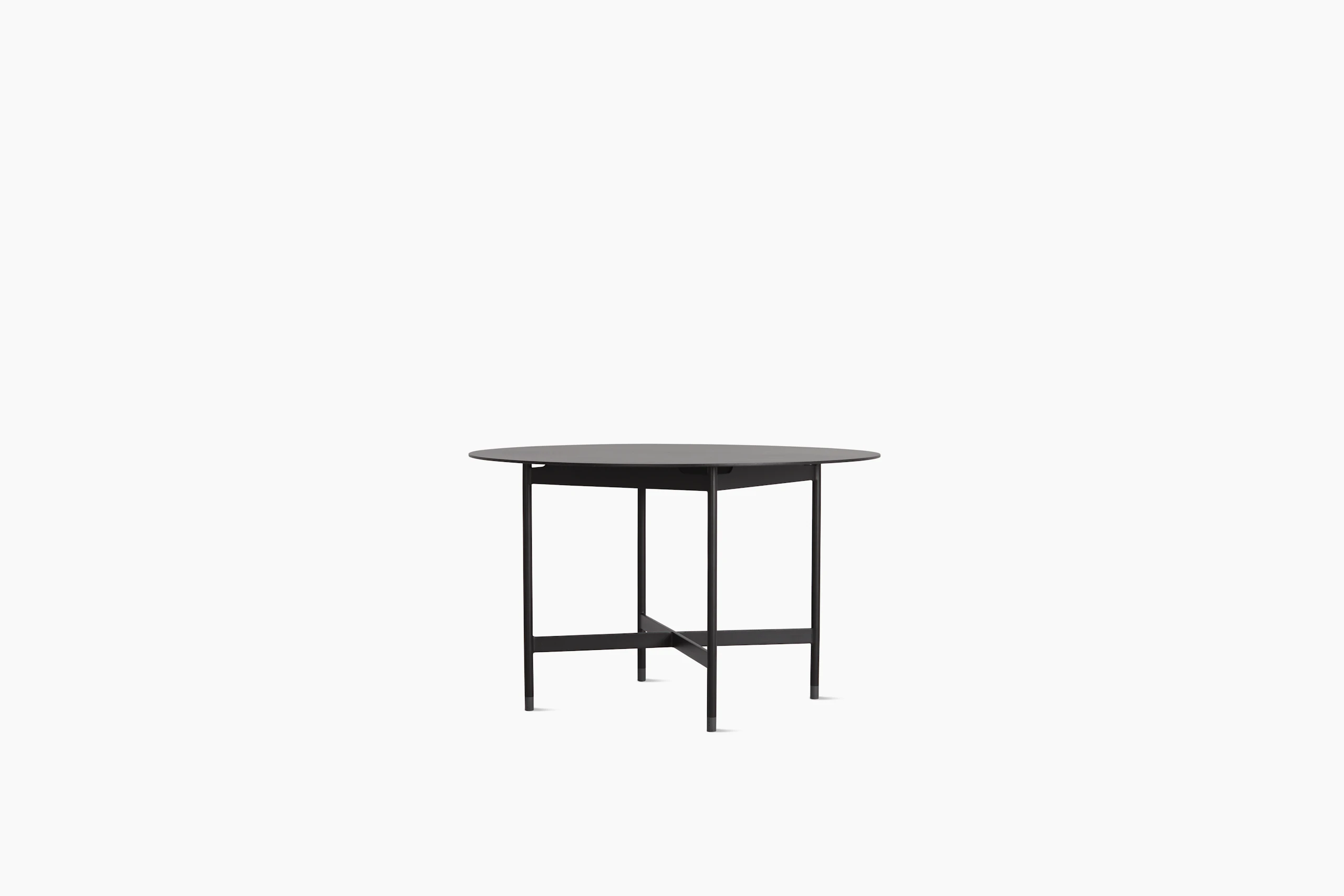Sommer 46" Round Dining Table"