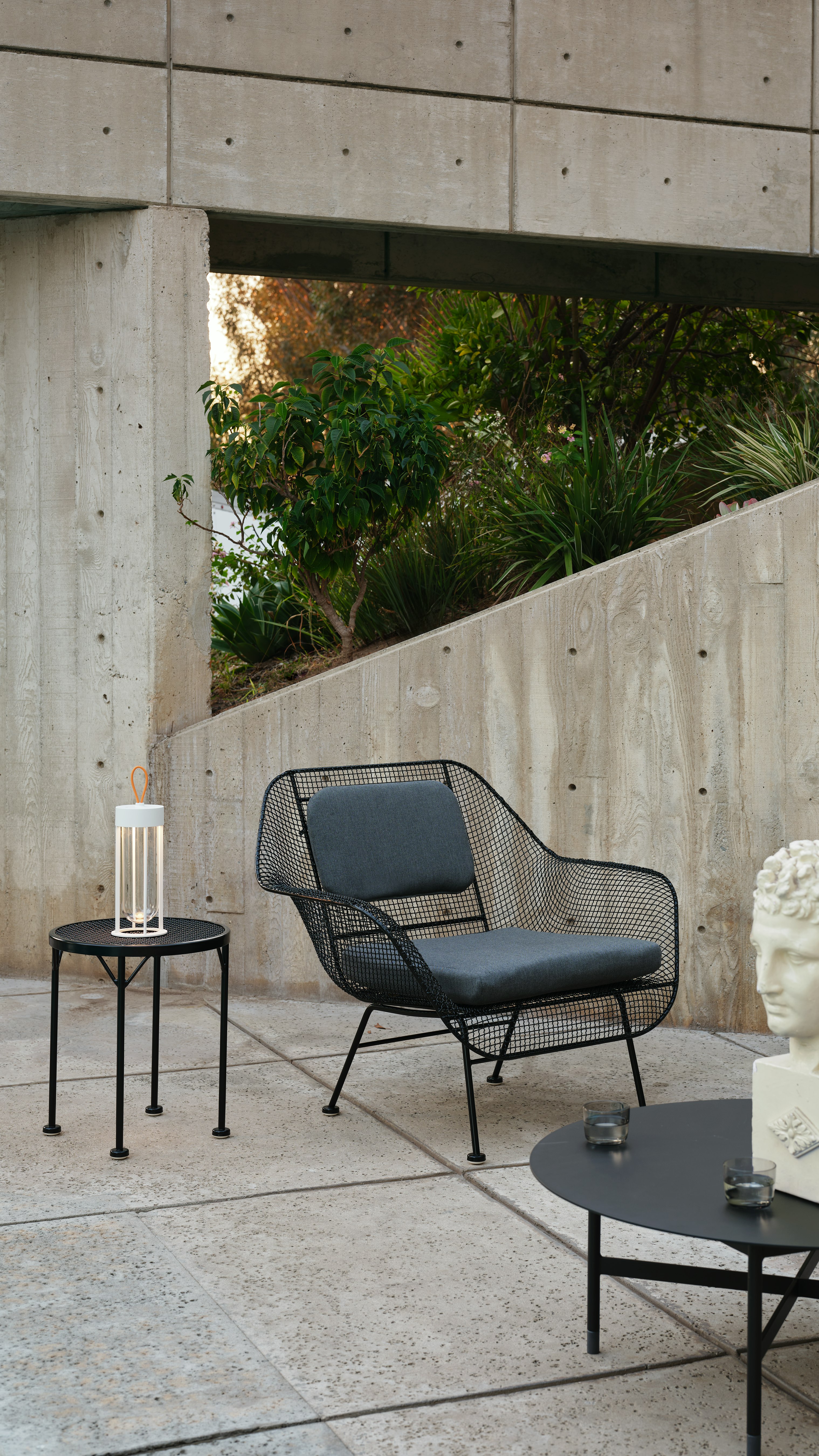 Sculptura Side Table