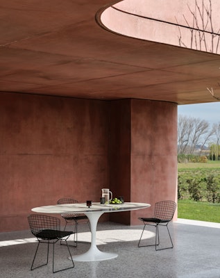Saarinen Outdoor Dining Table Bertoia Side Chair