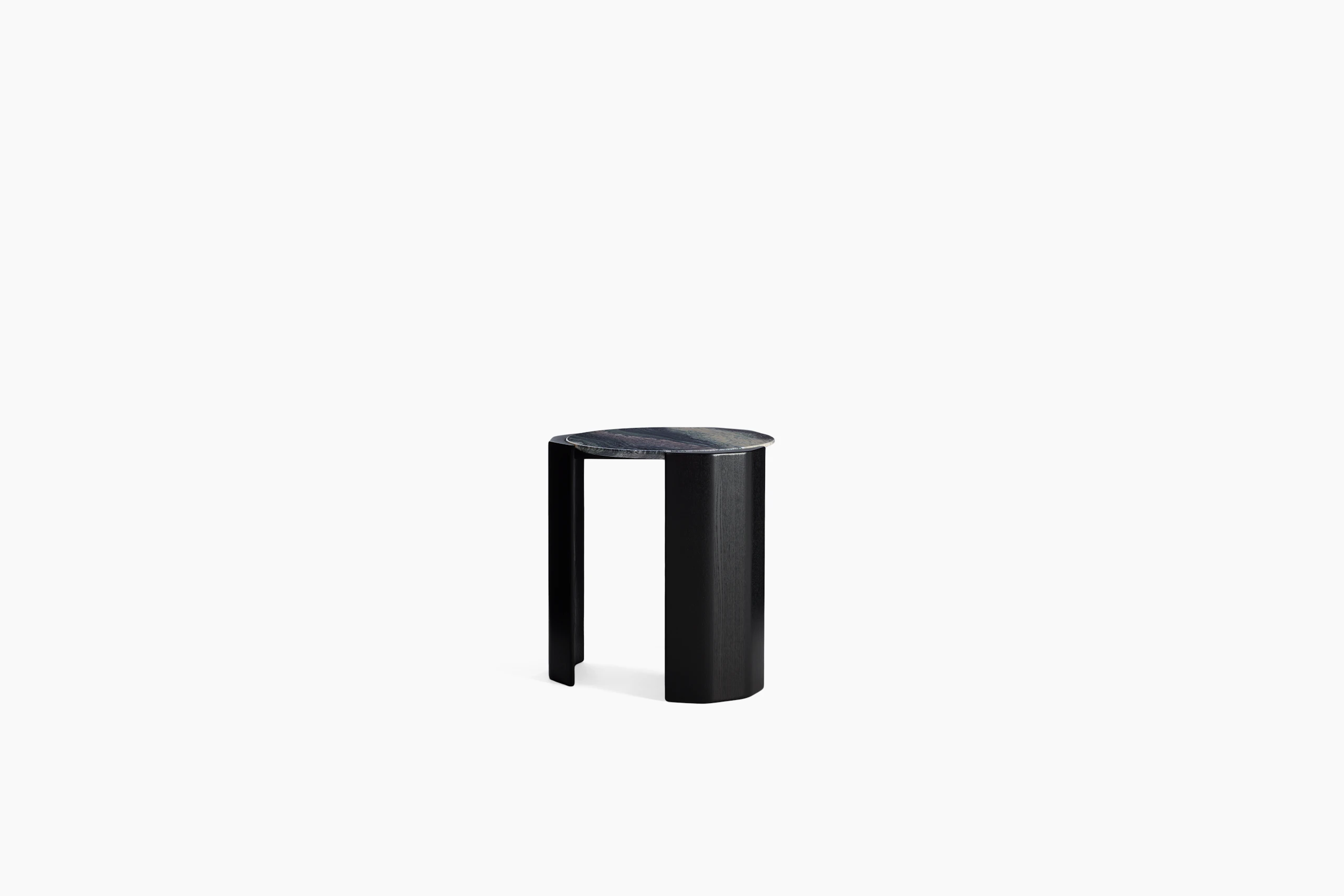 Atlason Organic Slab Side Table - Cipollino Ondulato Marble, Black Ash.