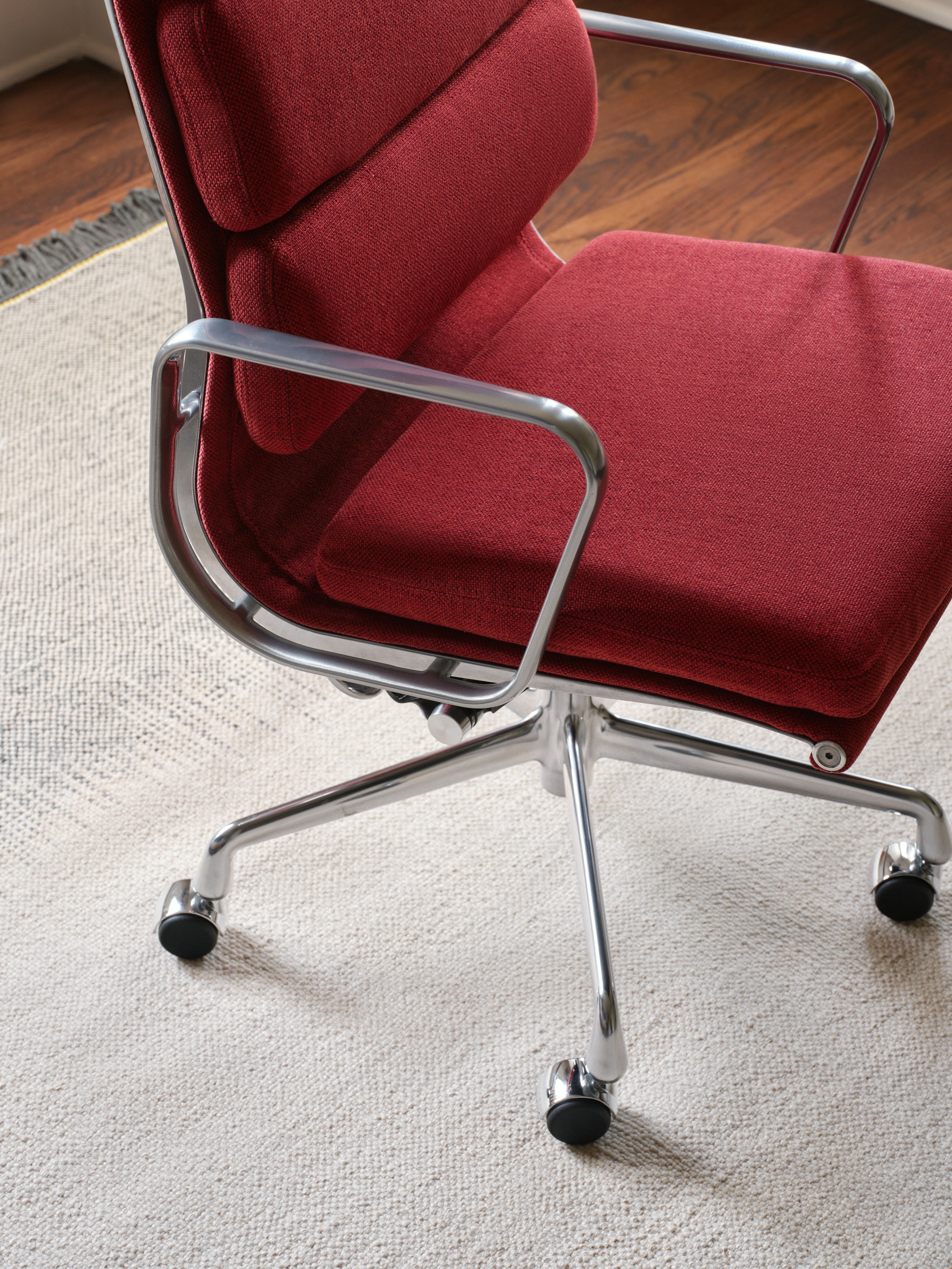 Eames Soft Pad Chair