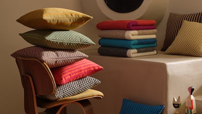 Pillows & Throws