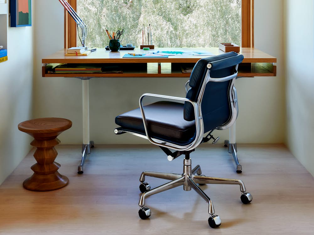 eames Soft pad with eames 2500 desk