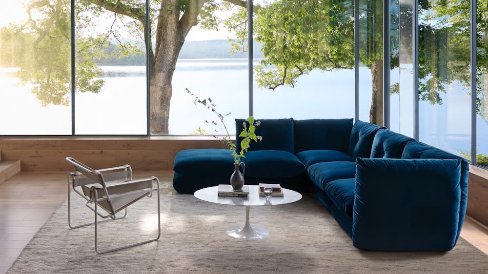 Perron Pillo Sectional
