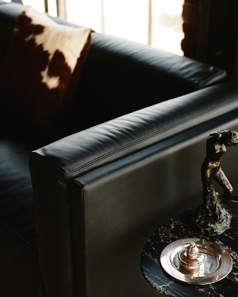 Symme Sofa - Leather Frame