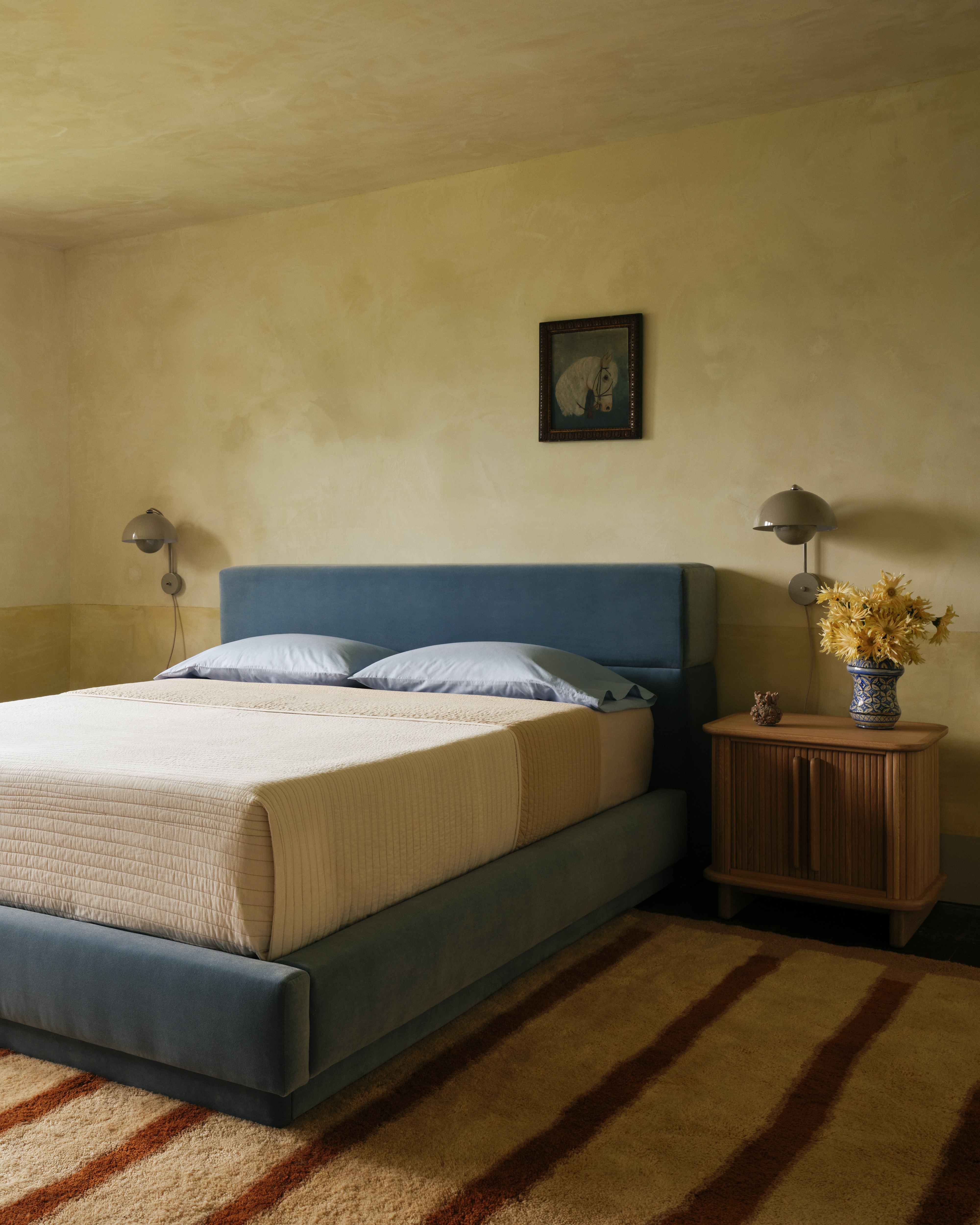 Corbel Bed