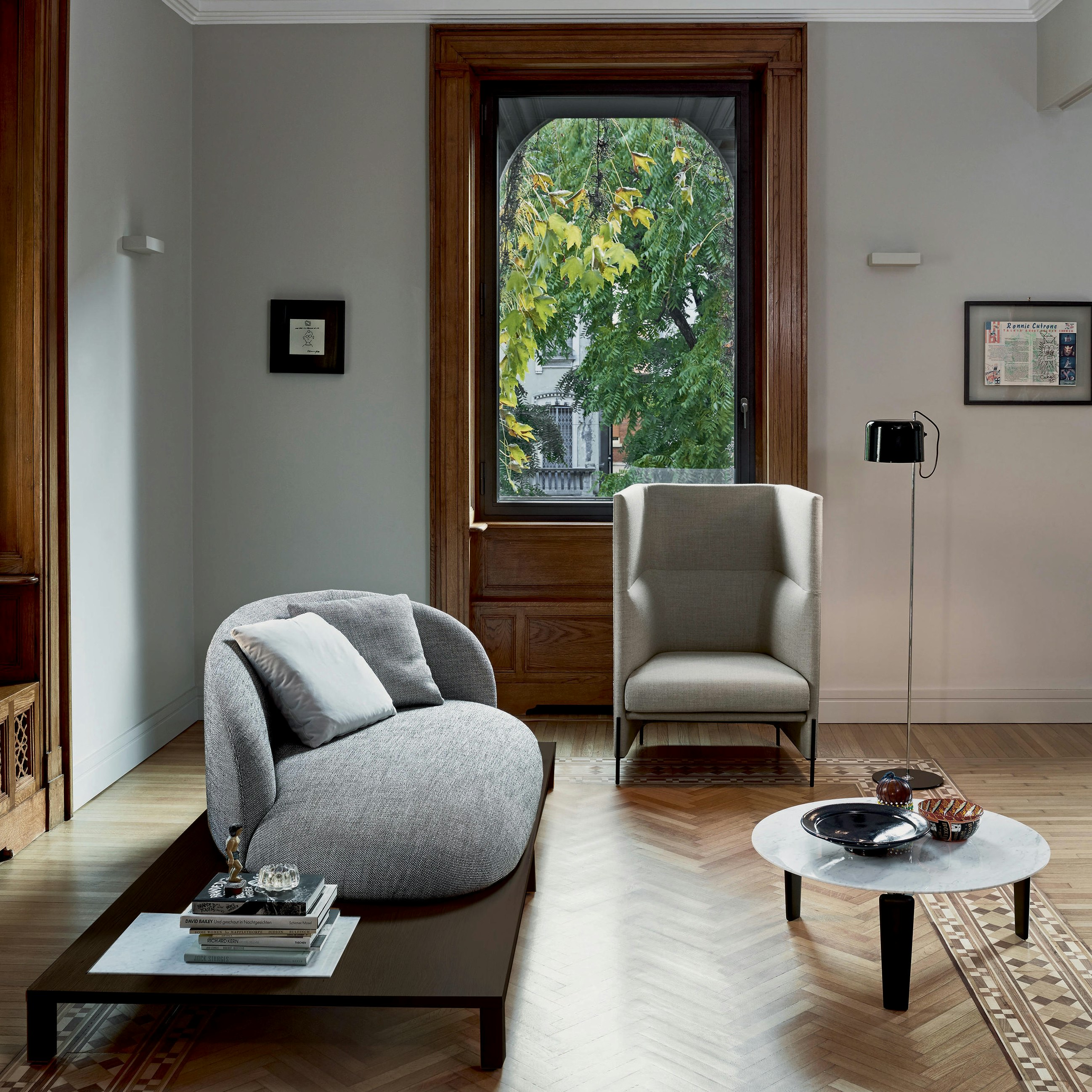 Coup&eacute; Floor Lamp