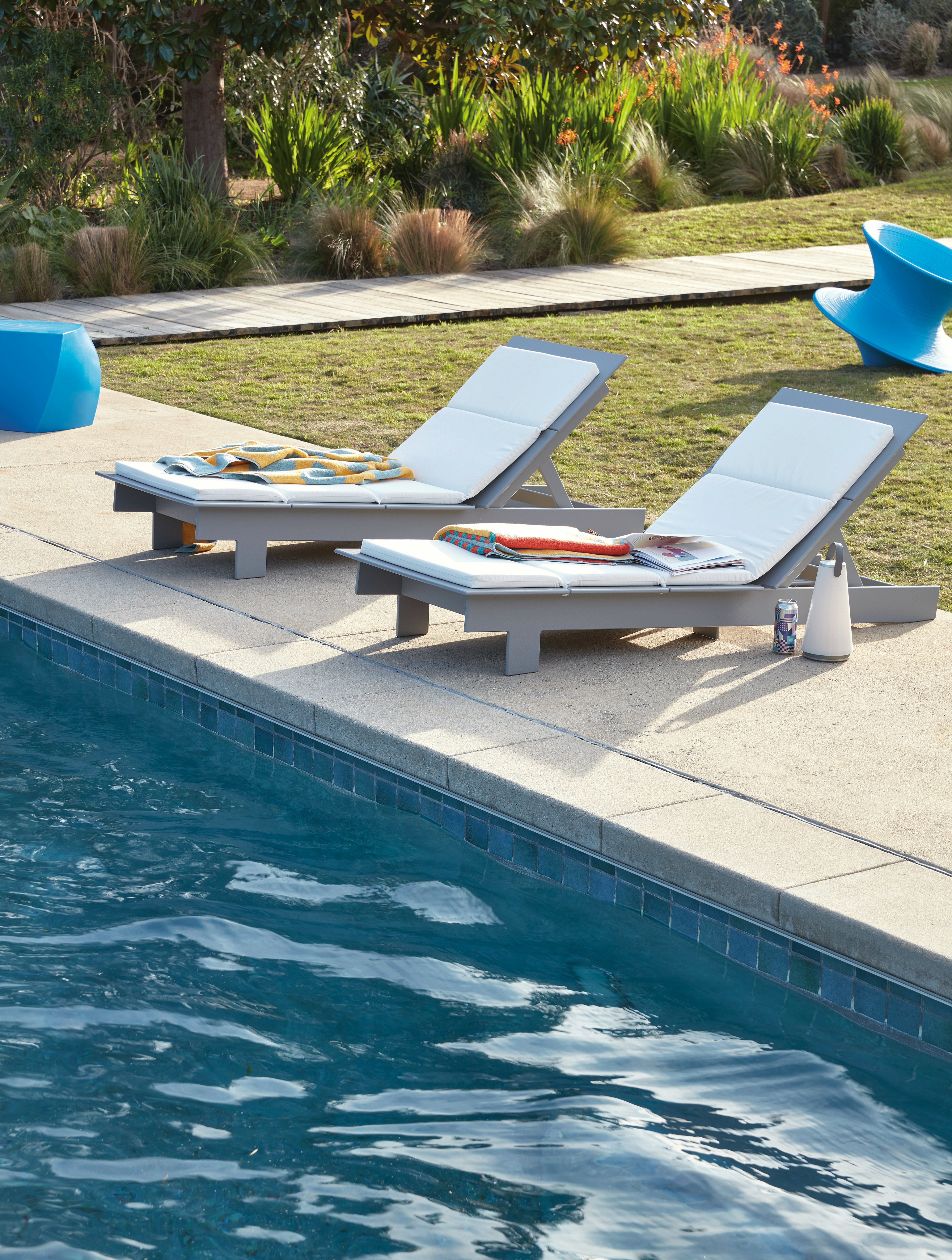 Lollygagger Chaise Cushion
