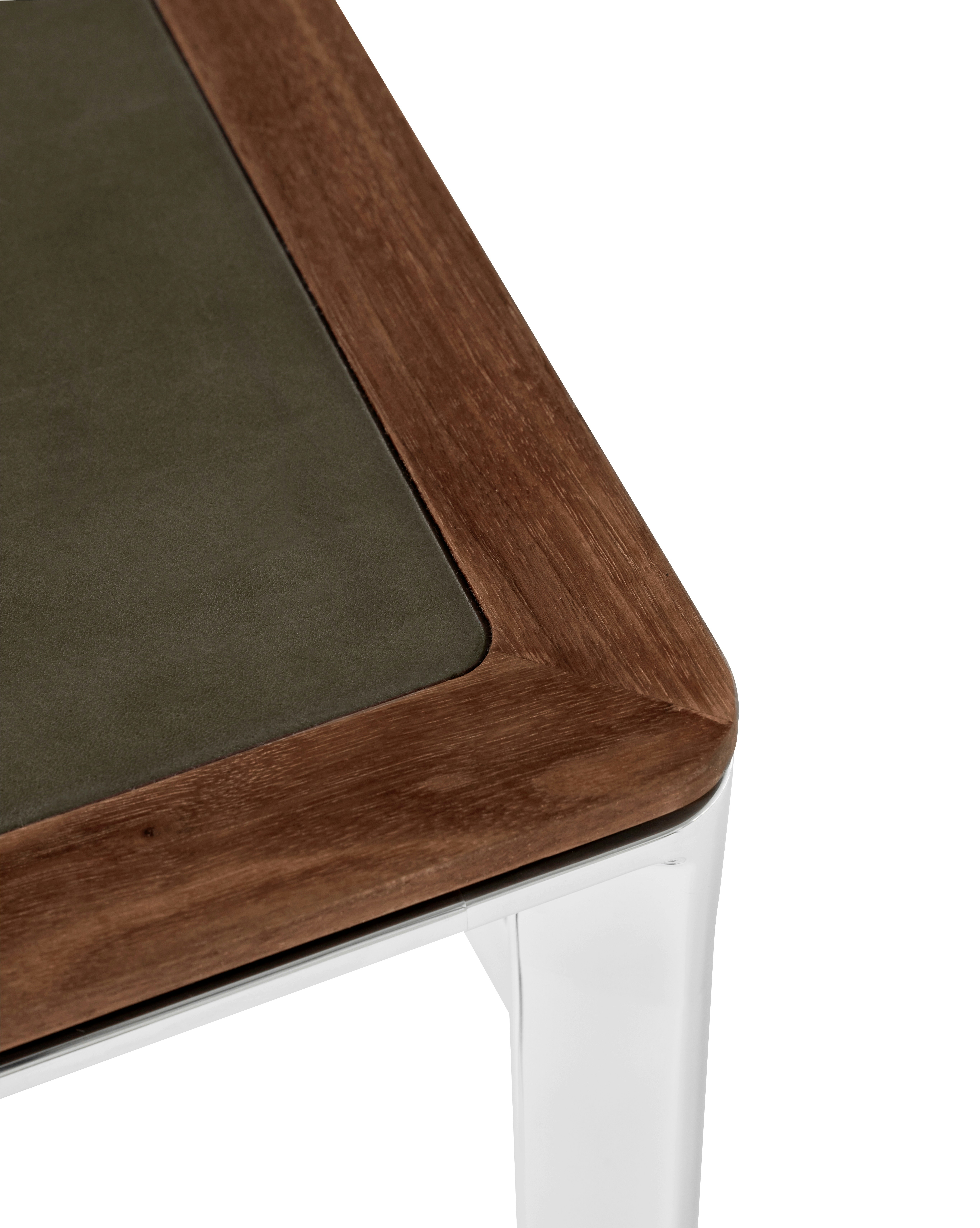 A detailed look at the Vipp430 Studio Desk.