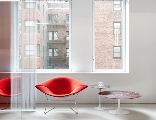 Knoll NYC Showroom with Bertoia Large Diamond Chair and Saarinen Coffee and Side Table Knoll NYC Showroom Bertoia Large Diamond Chair Saarinen Coffee Side Table