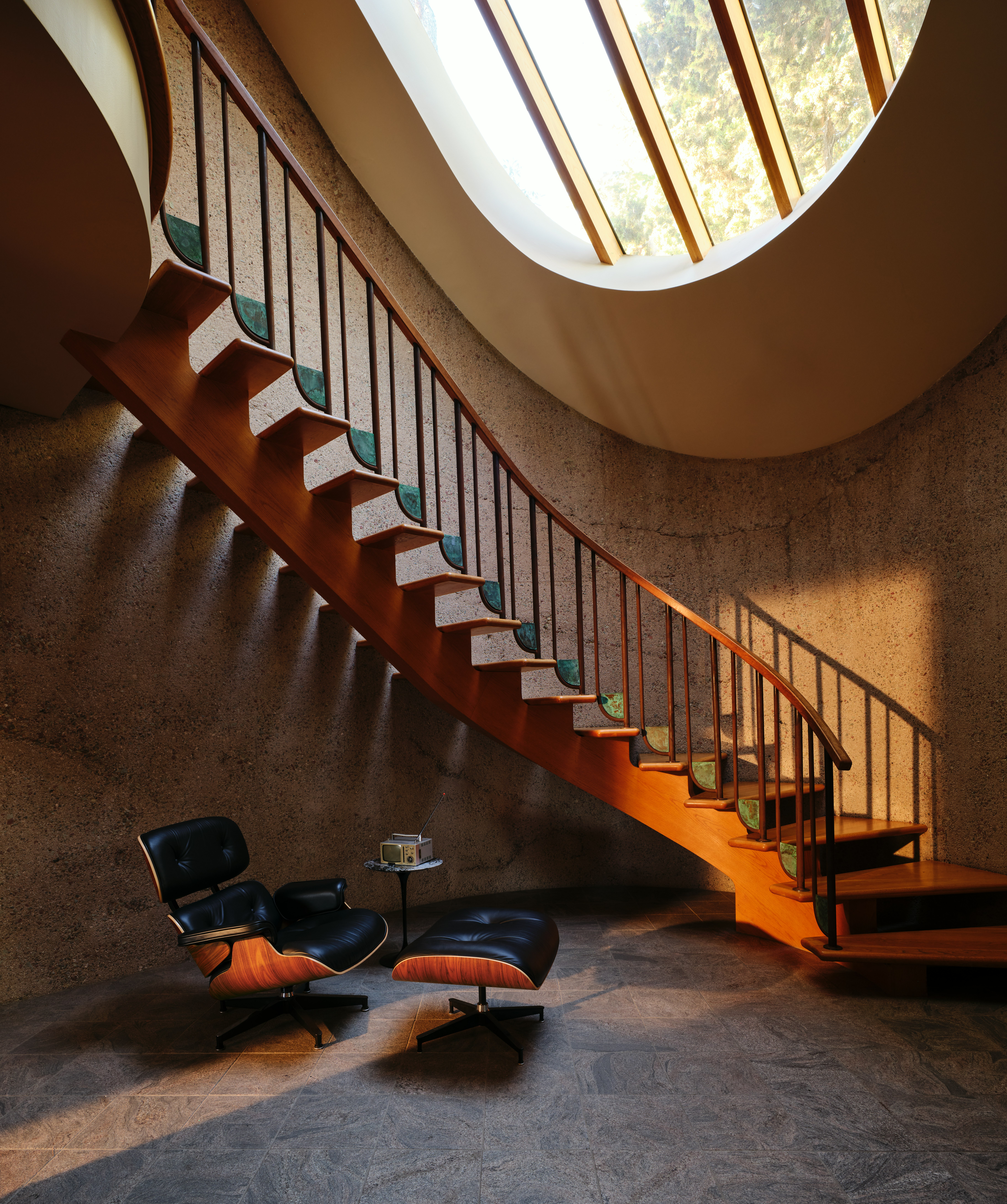 Eames Lounge and Ottoman, ELO