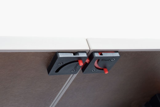 Pixel training table ganging mechanism detail 