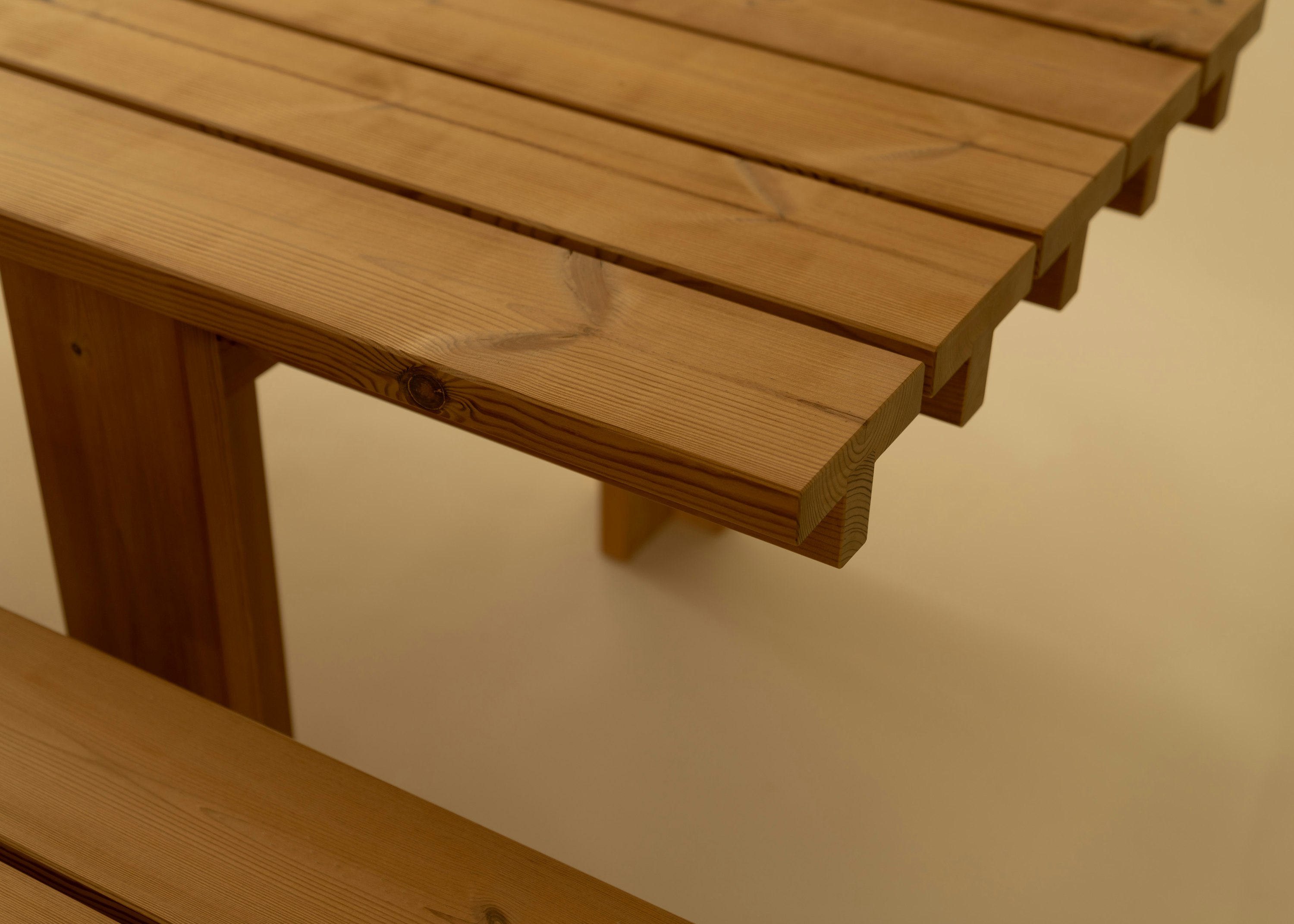 013 Osa Outdoor Dining Table