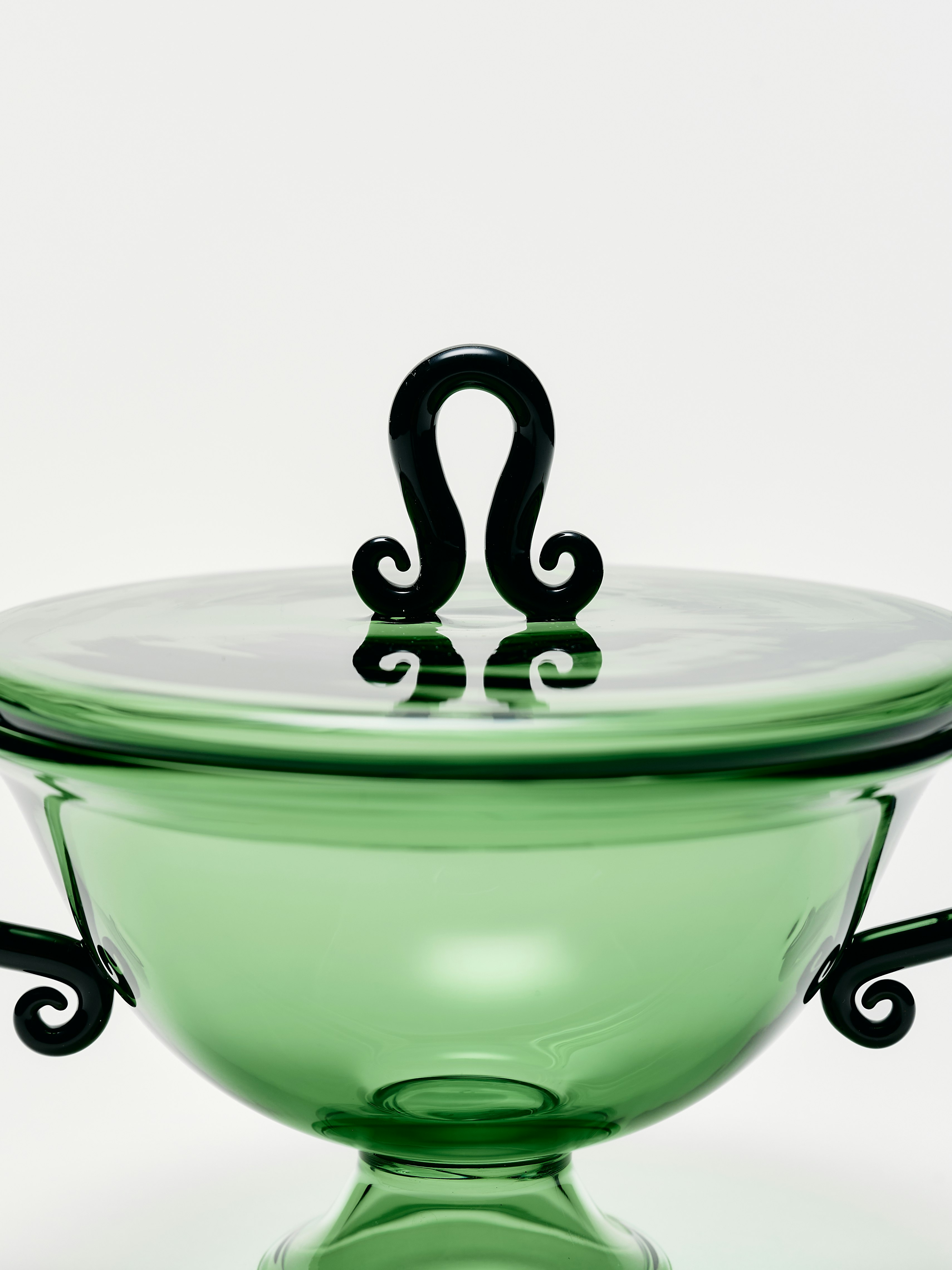 A detailed look at Preserves Jar in Green Black.