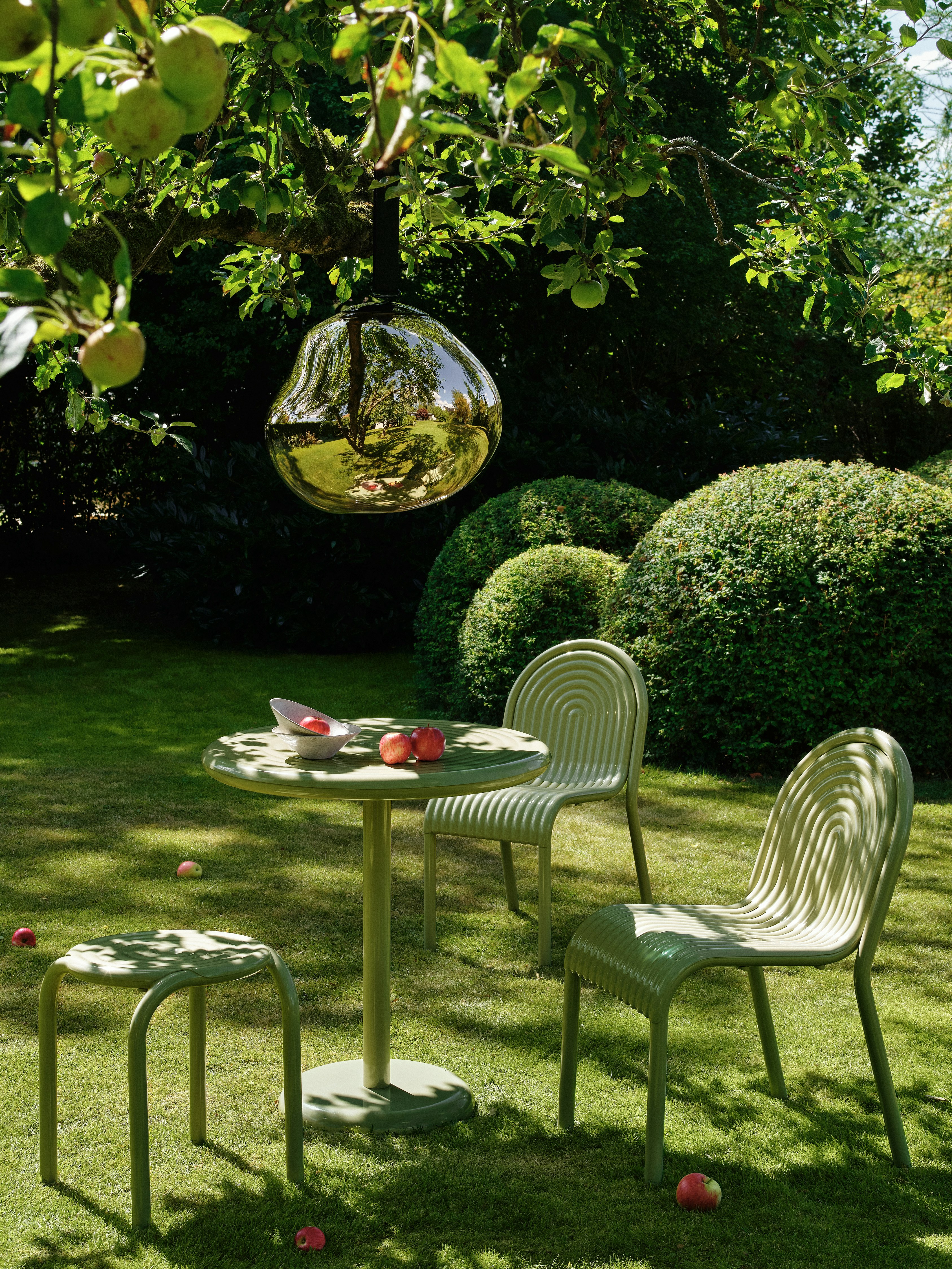 Groove Outdoor Cafe Table