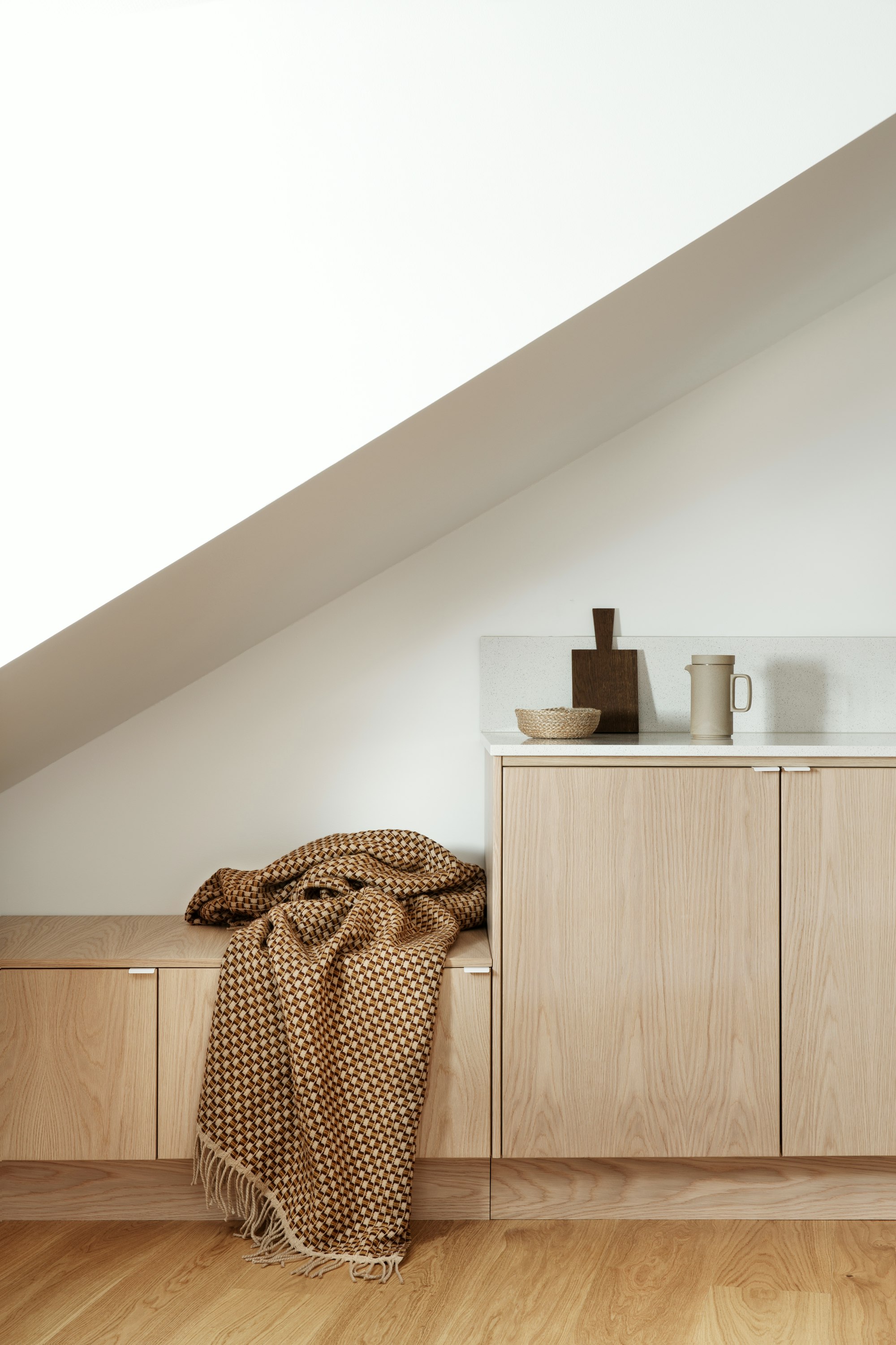 Isak Throw