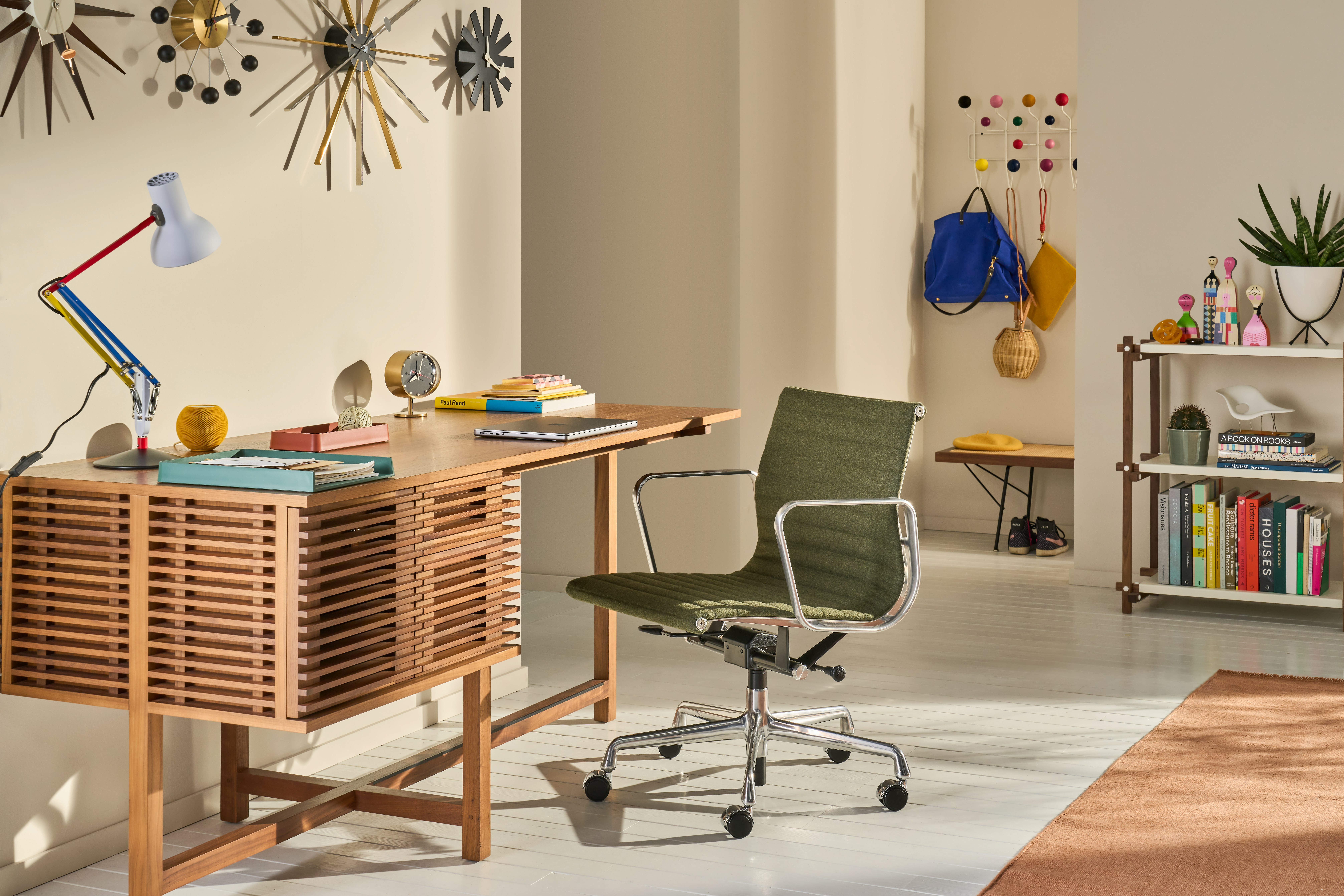 Eames Aluminum Group Chair