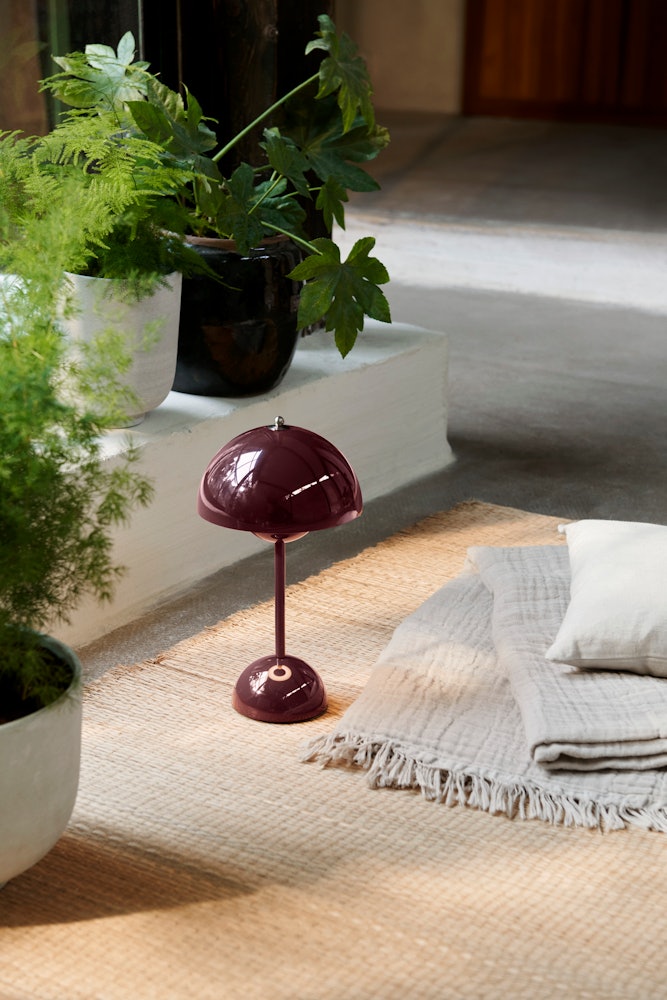 VP9 Flowerpot Portable Lamp