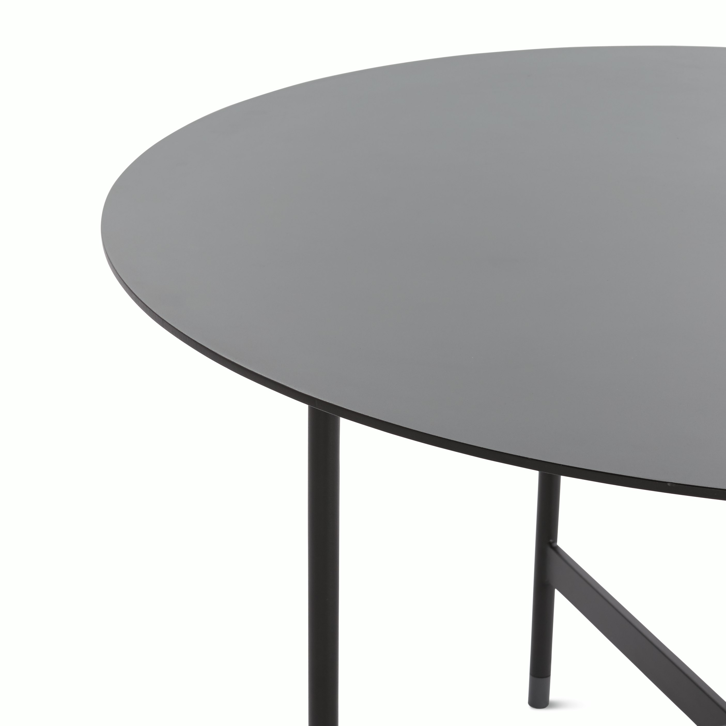Sommer 46" Round Dining Table"