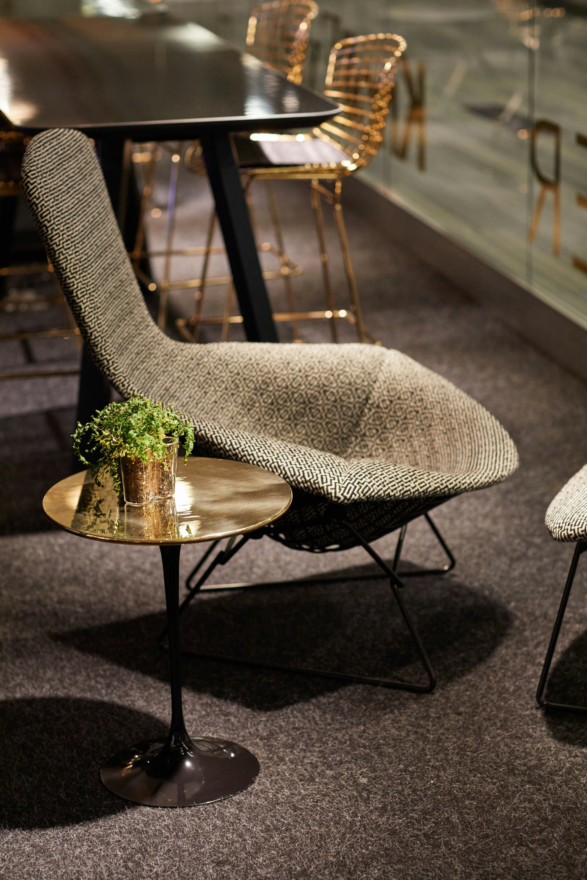 Bertoia Bird Chair - Original Design | Knoll