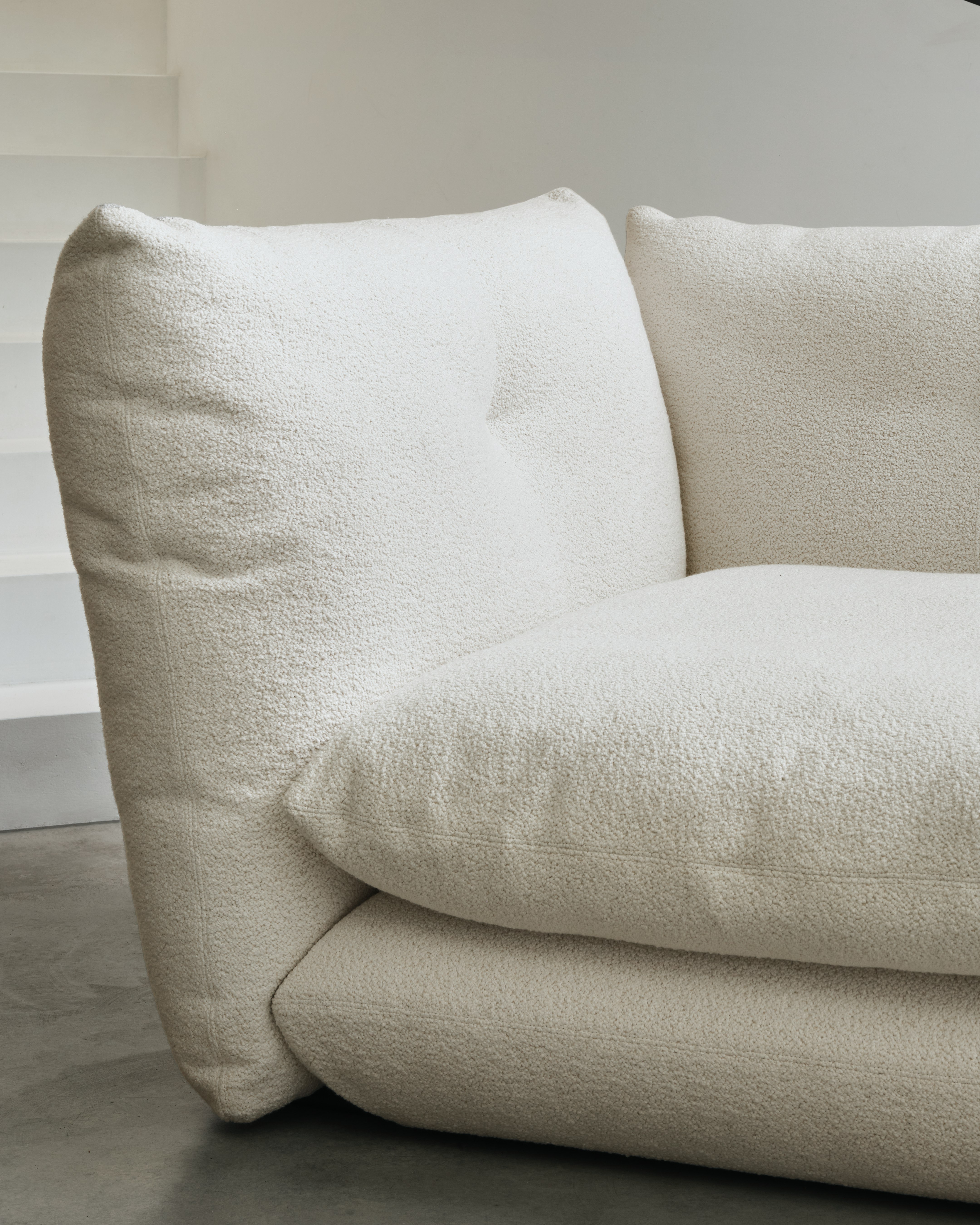 Perron Pillo Sectional