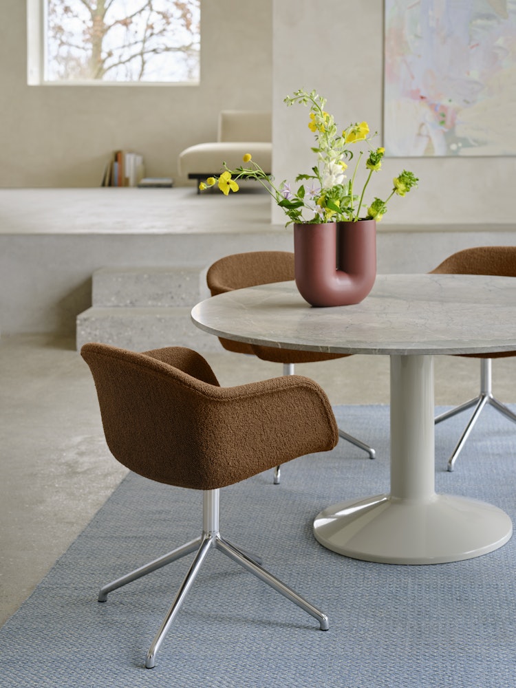 Midst Table