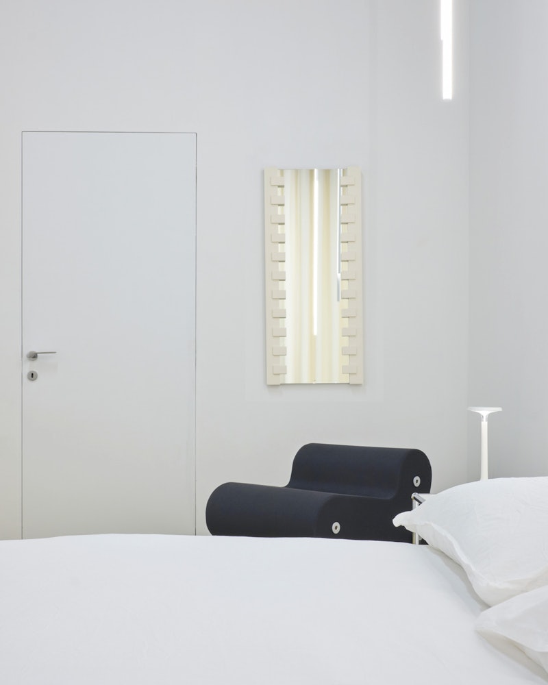 Zip Mirror
