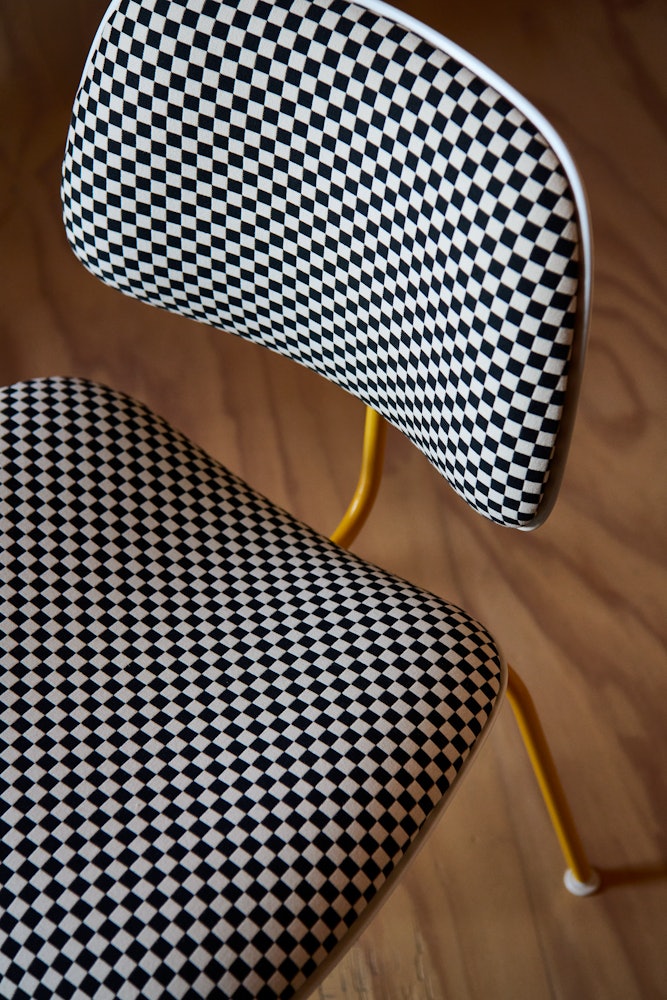 Eames Molded Plastic Dining Chair (EC-127)