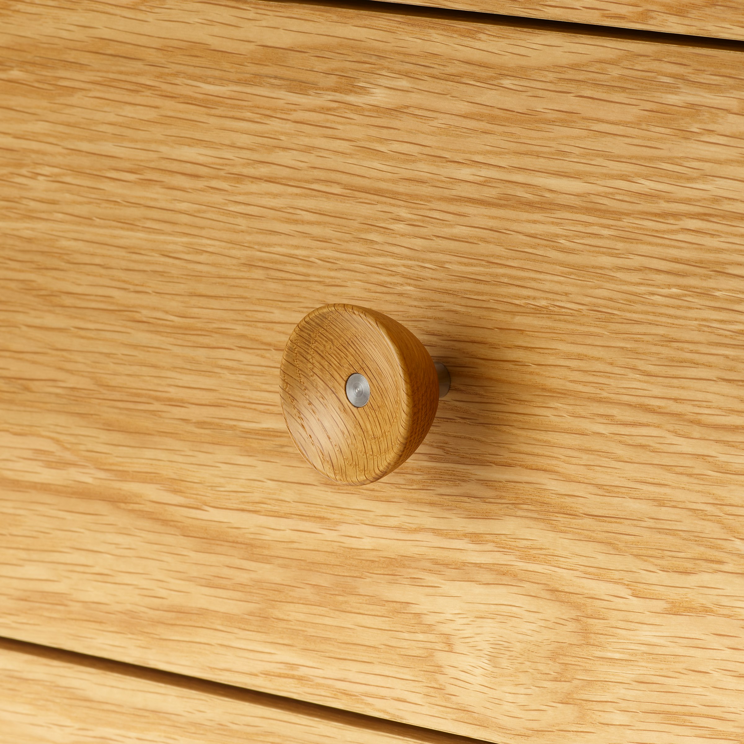 Nelson Basic Cabinet Series cupcake pull.