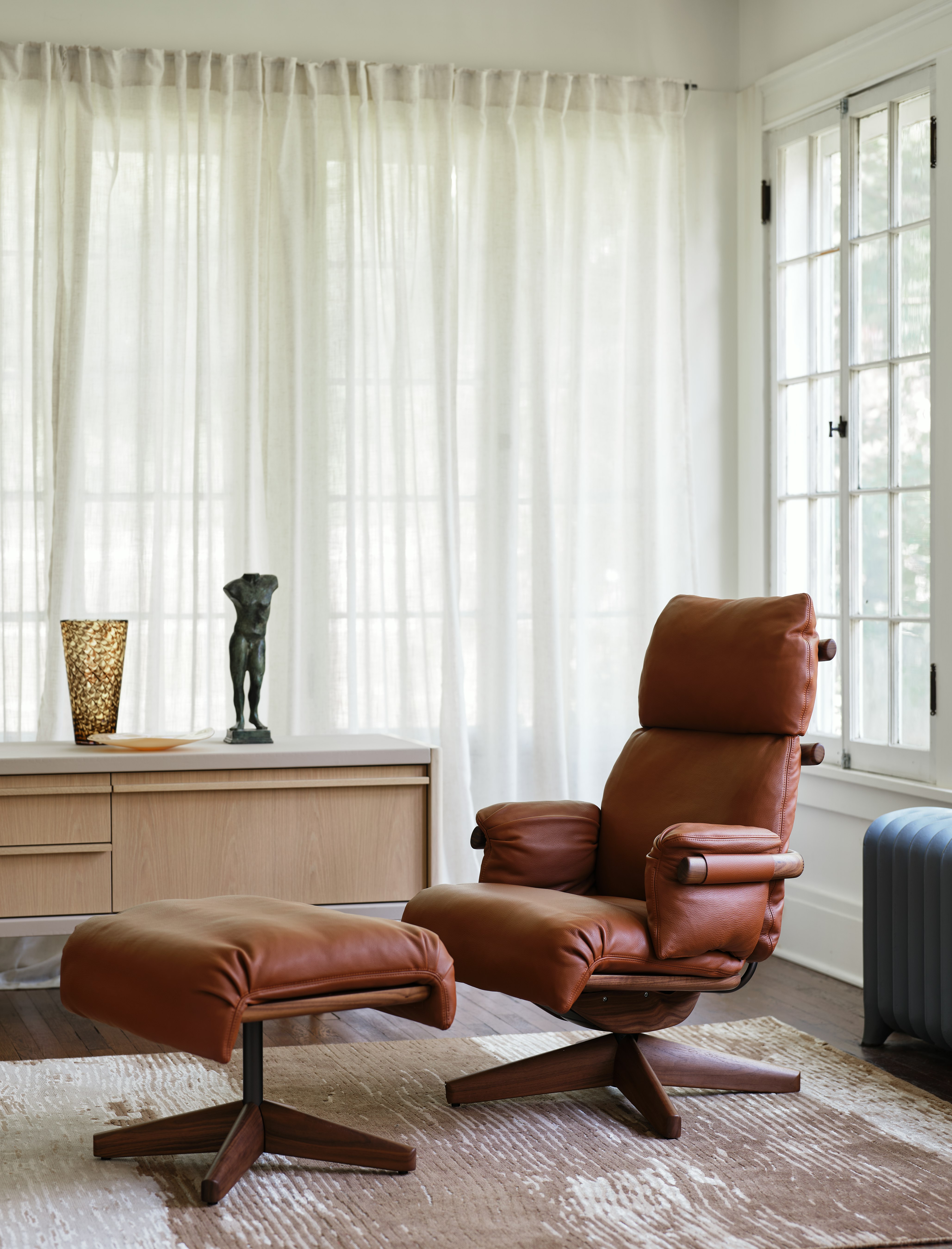 Ramus Lounge Chair and Ottoman