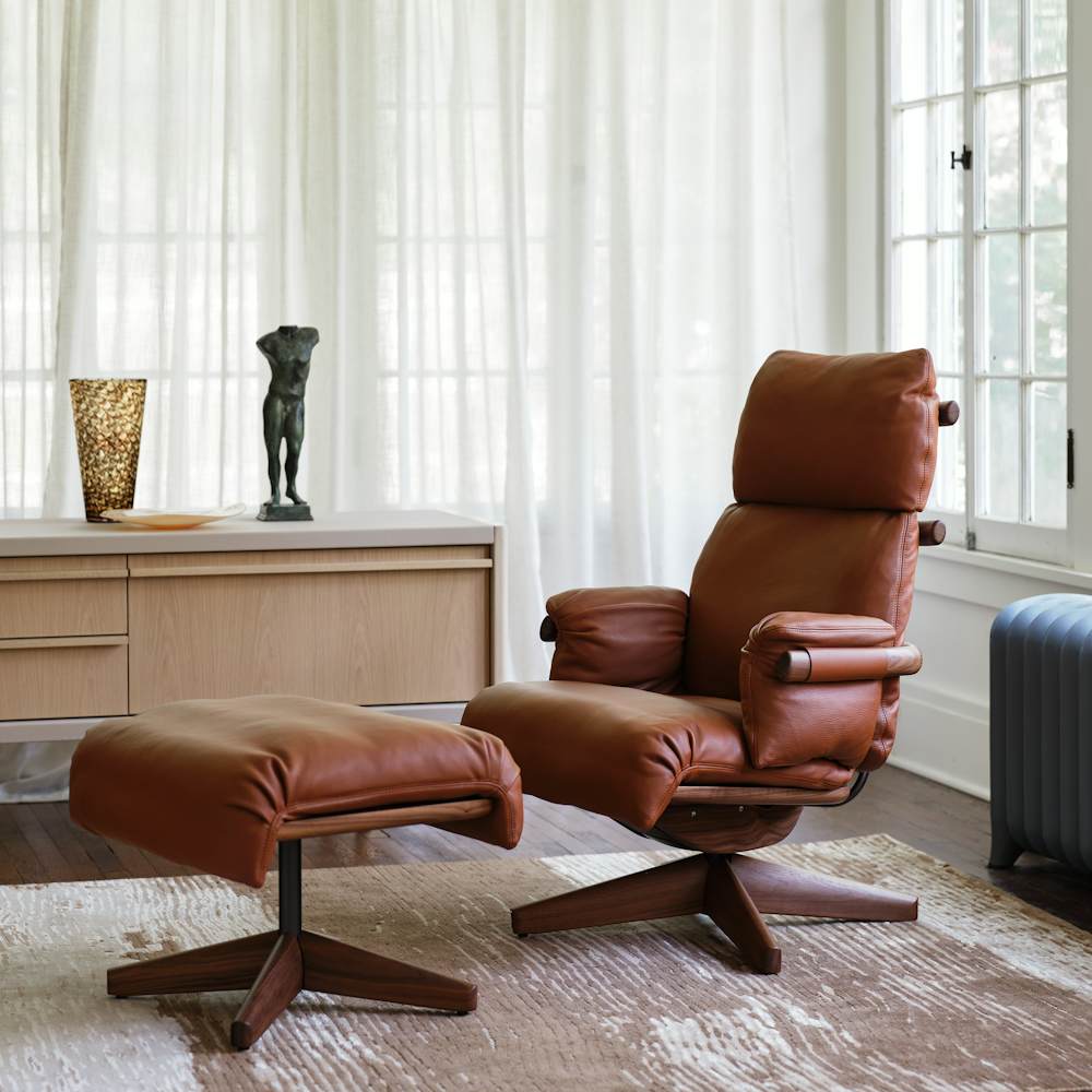 Ramus Chair