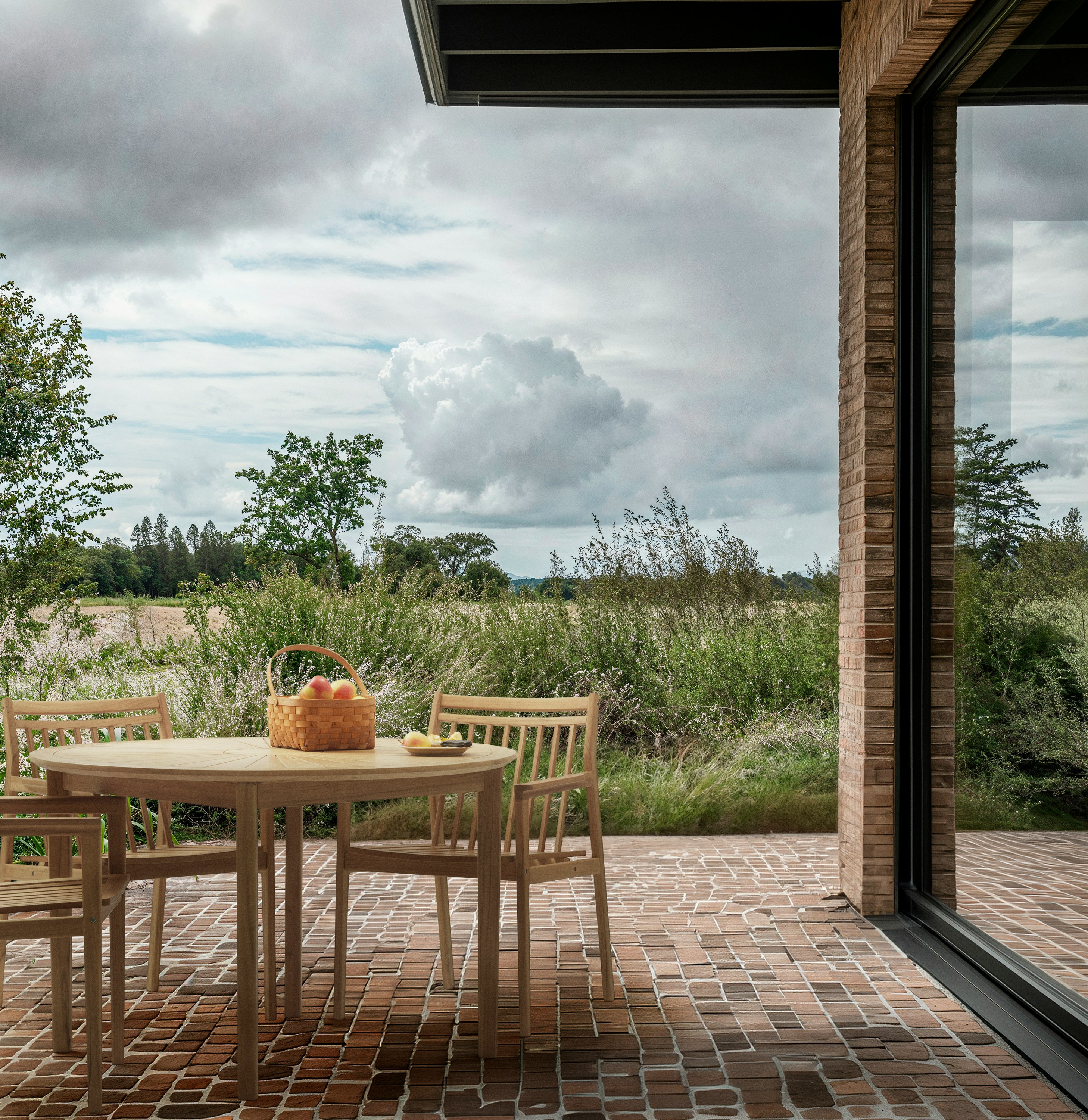 Sammen Outdoor Dining Table