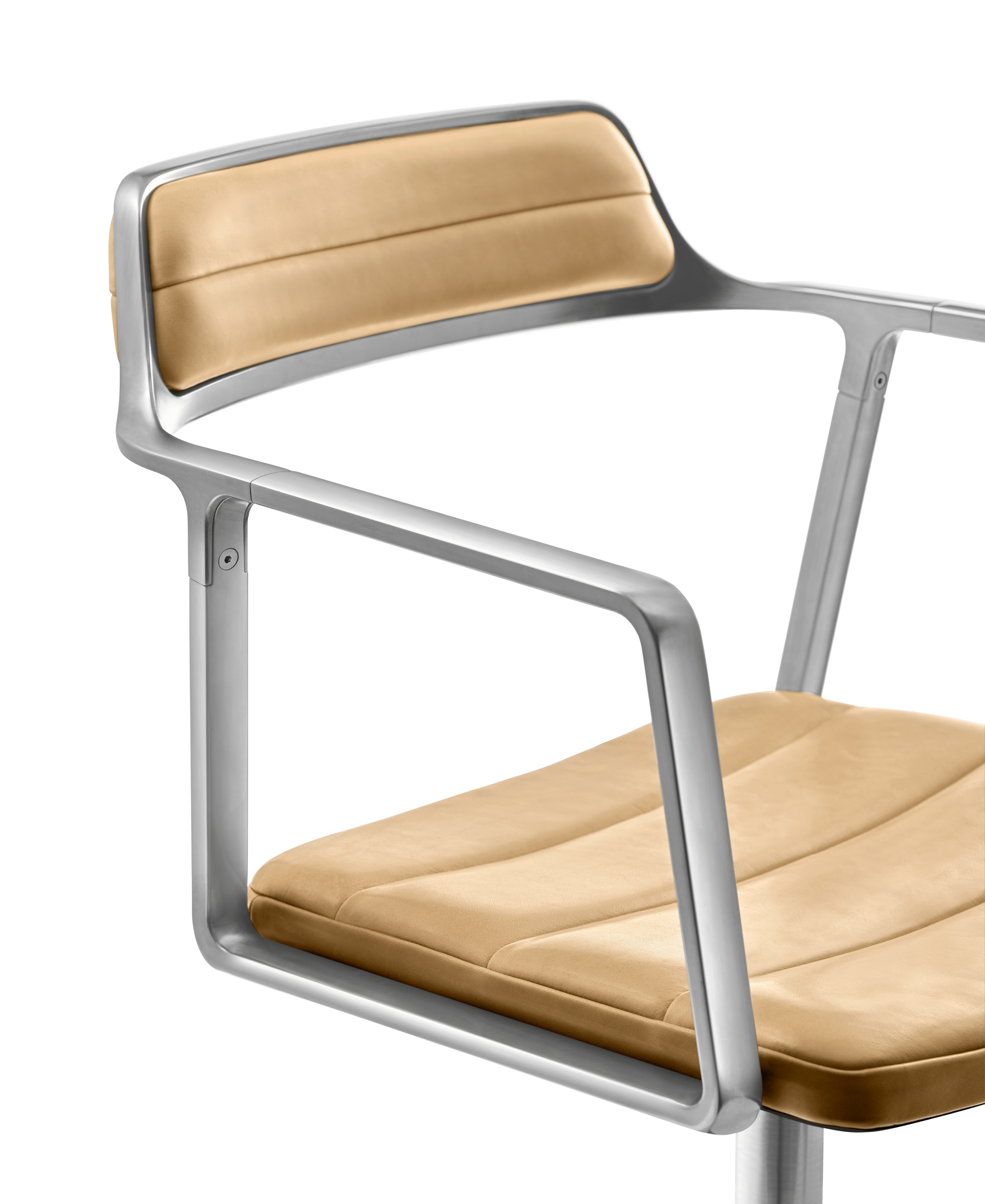 A detailed look at the Vipp452 Swivel Chair.