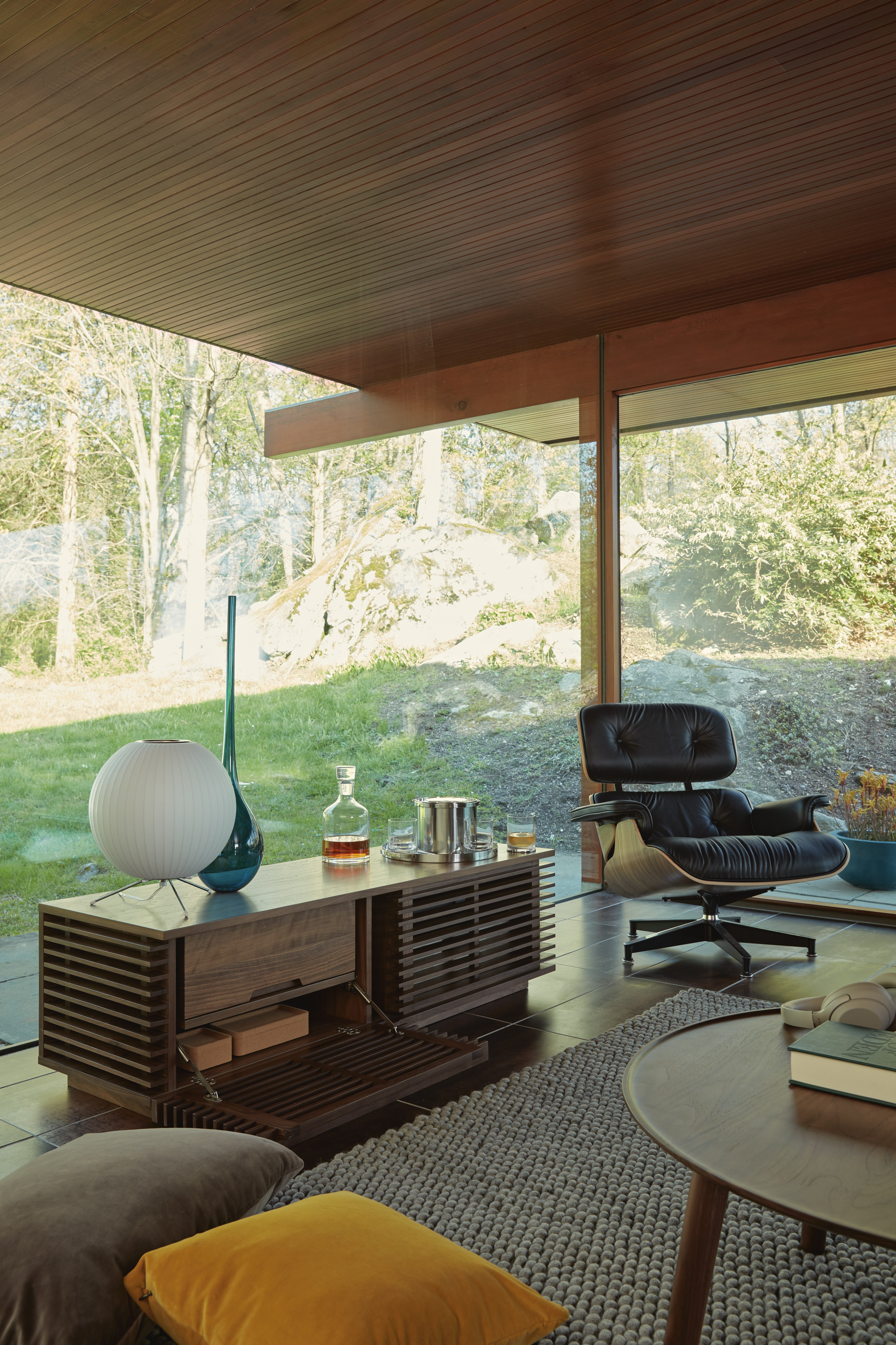 Line Media Console