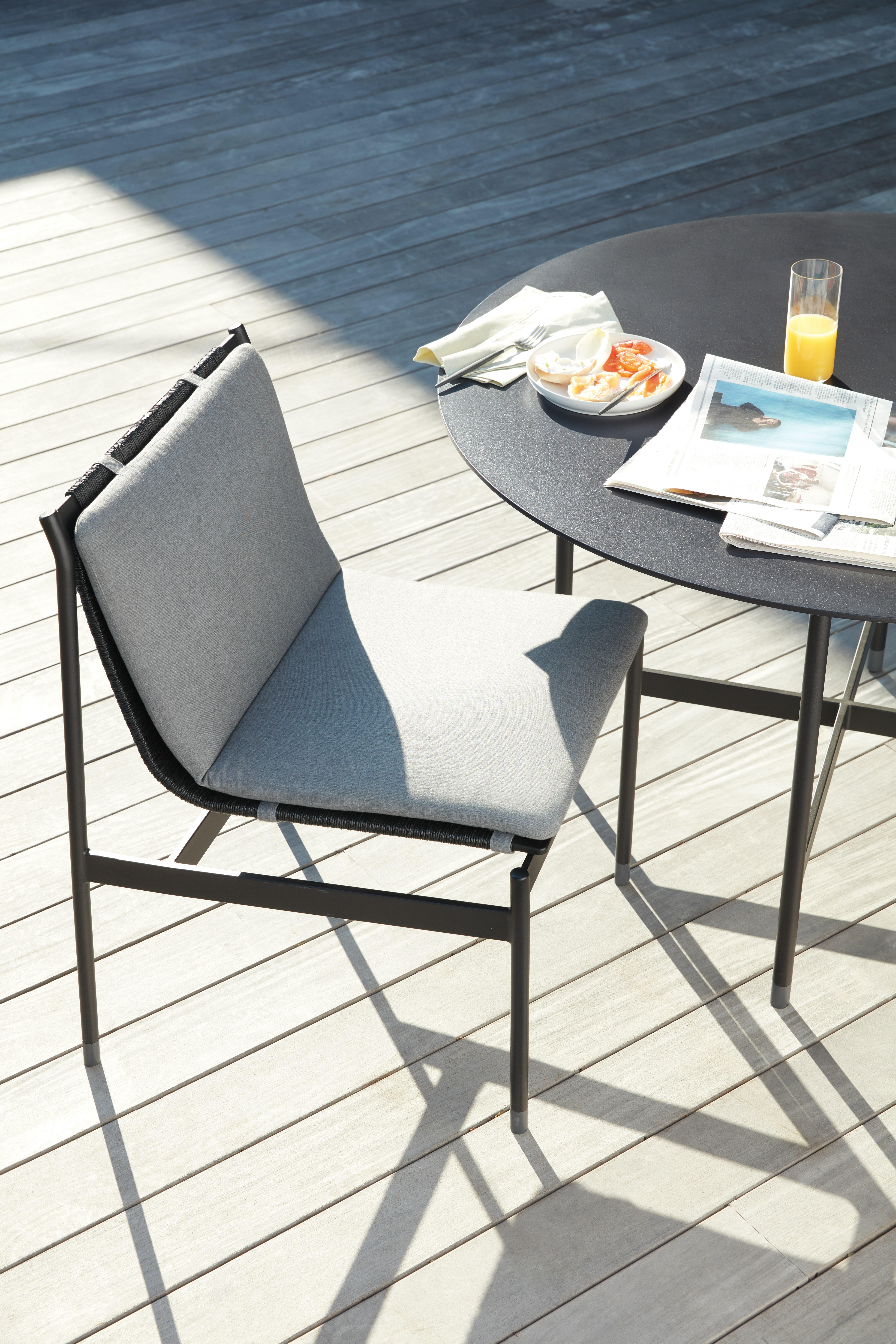 Sommer Dining Table