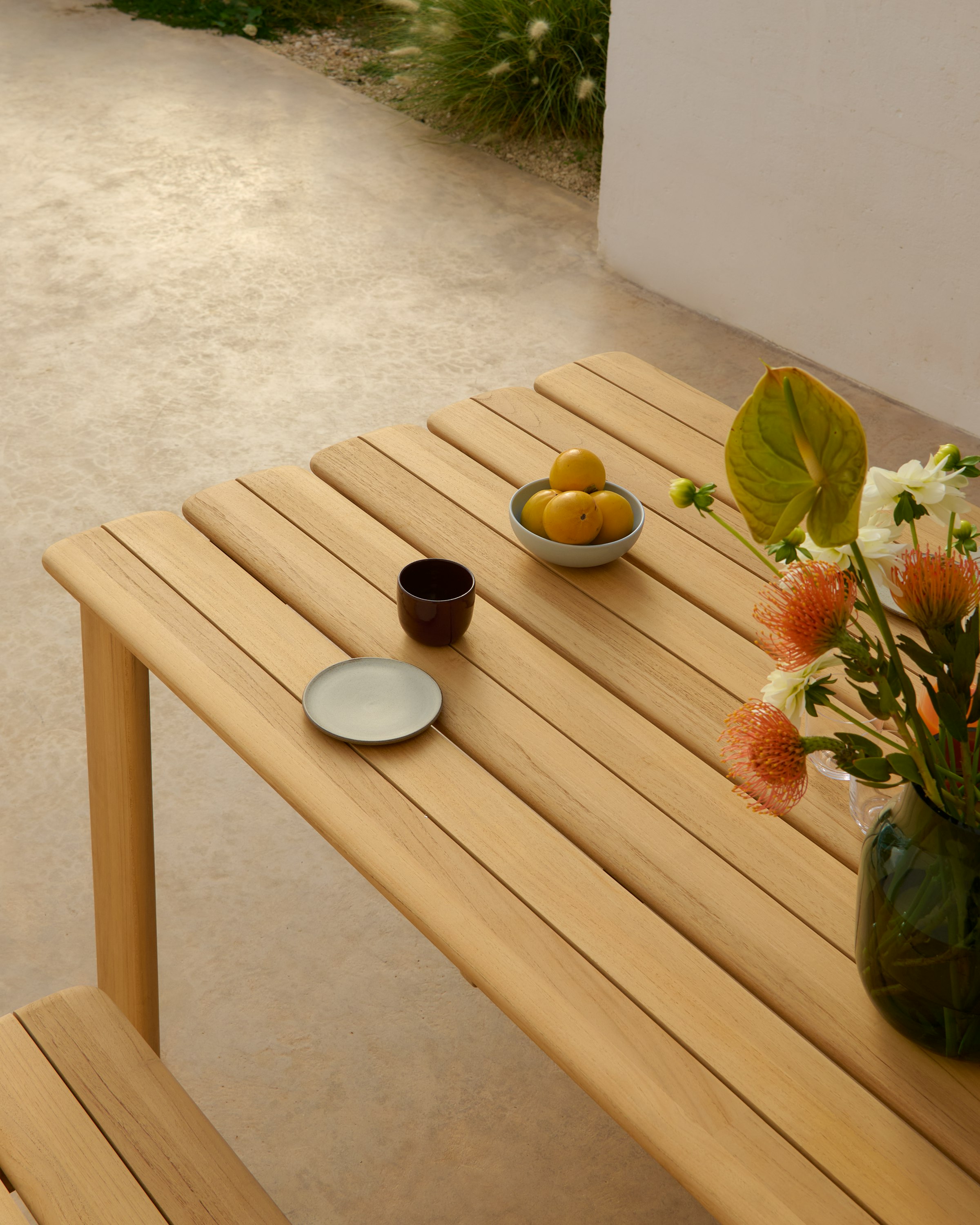 Assemble Outdoor Dining Table