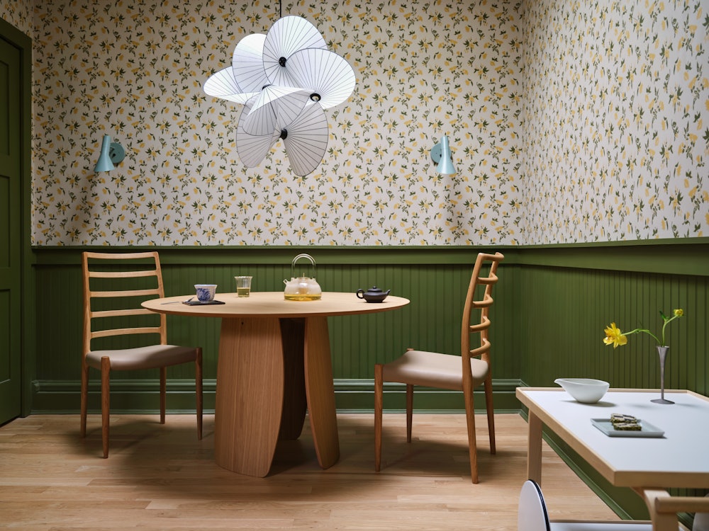 Lorea Dining Table