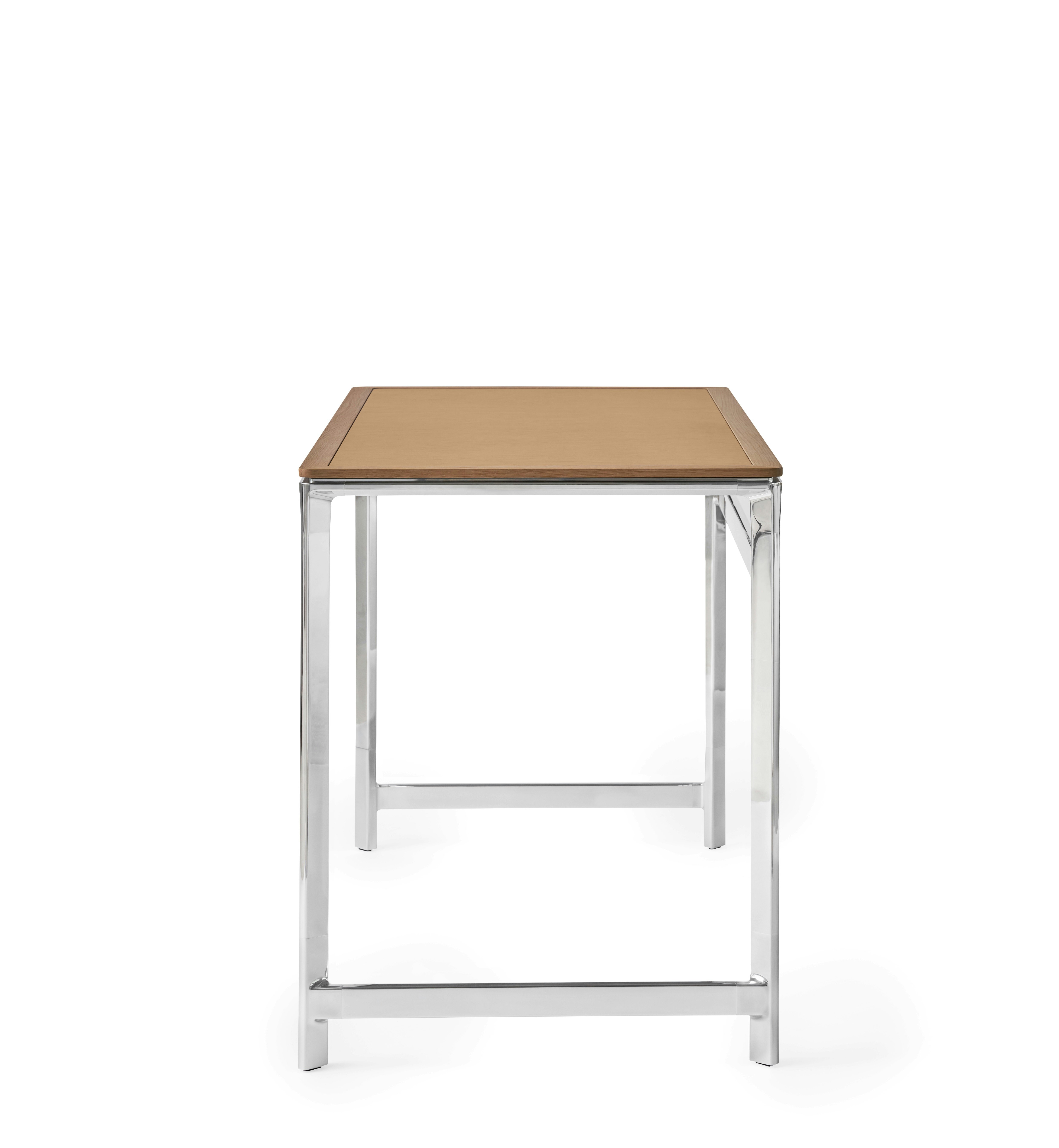 A Vipp430 Studio Desk Viewed from the side.
