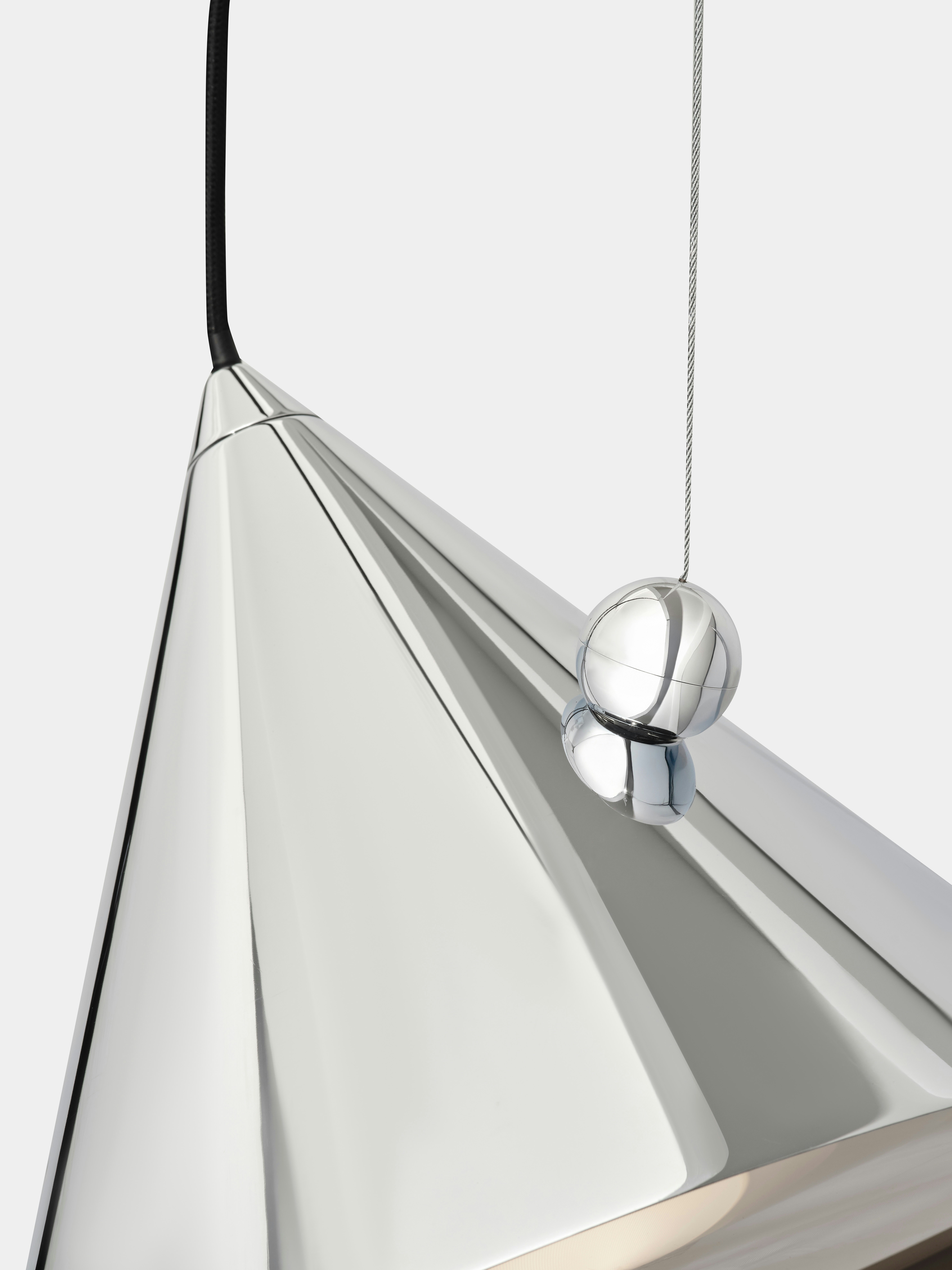 A detailed look at a Pose Pendant in Silver.