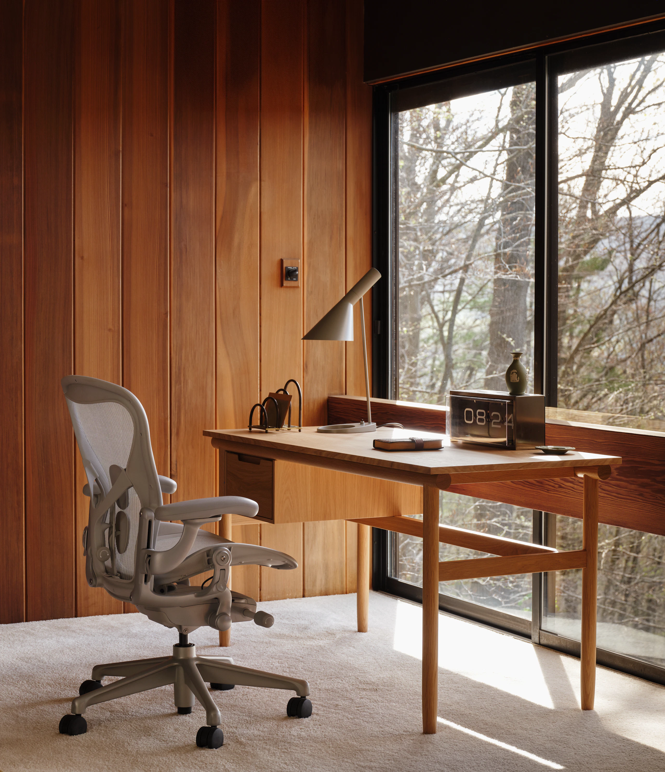 Aeron Chair at Raleigh Desk