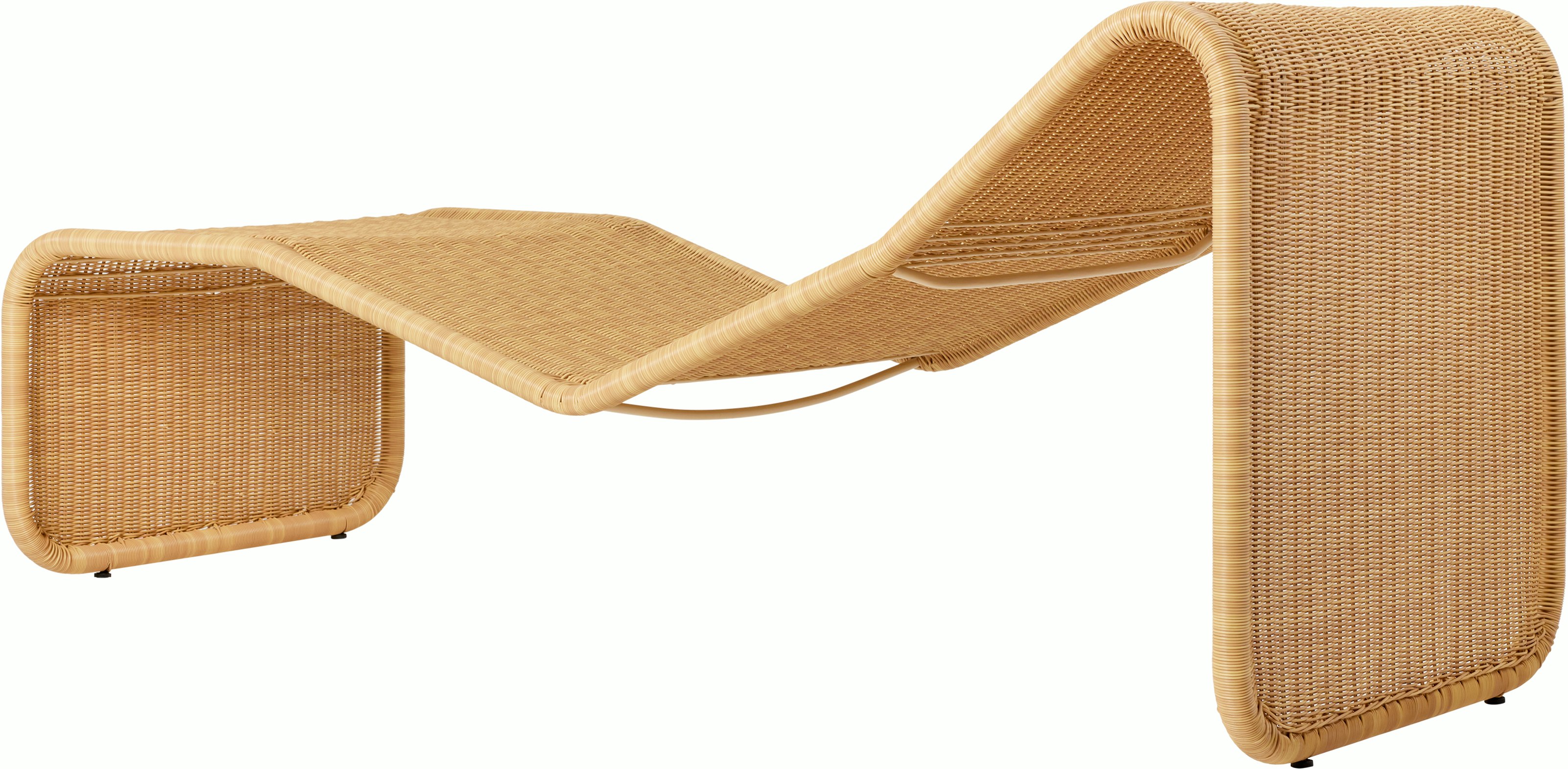 A P3.S Outdoor Chaise Lounge in tone viewed from an angle.