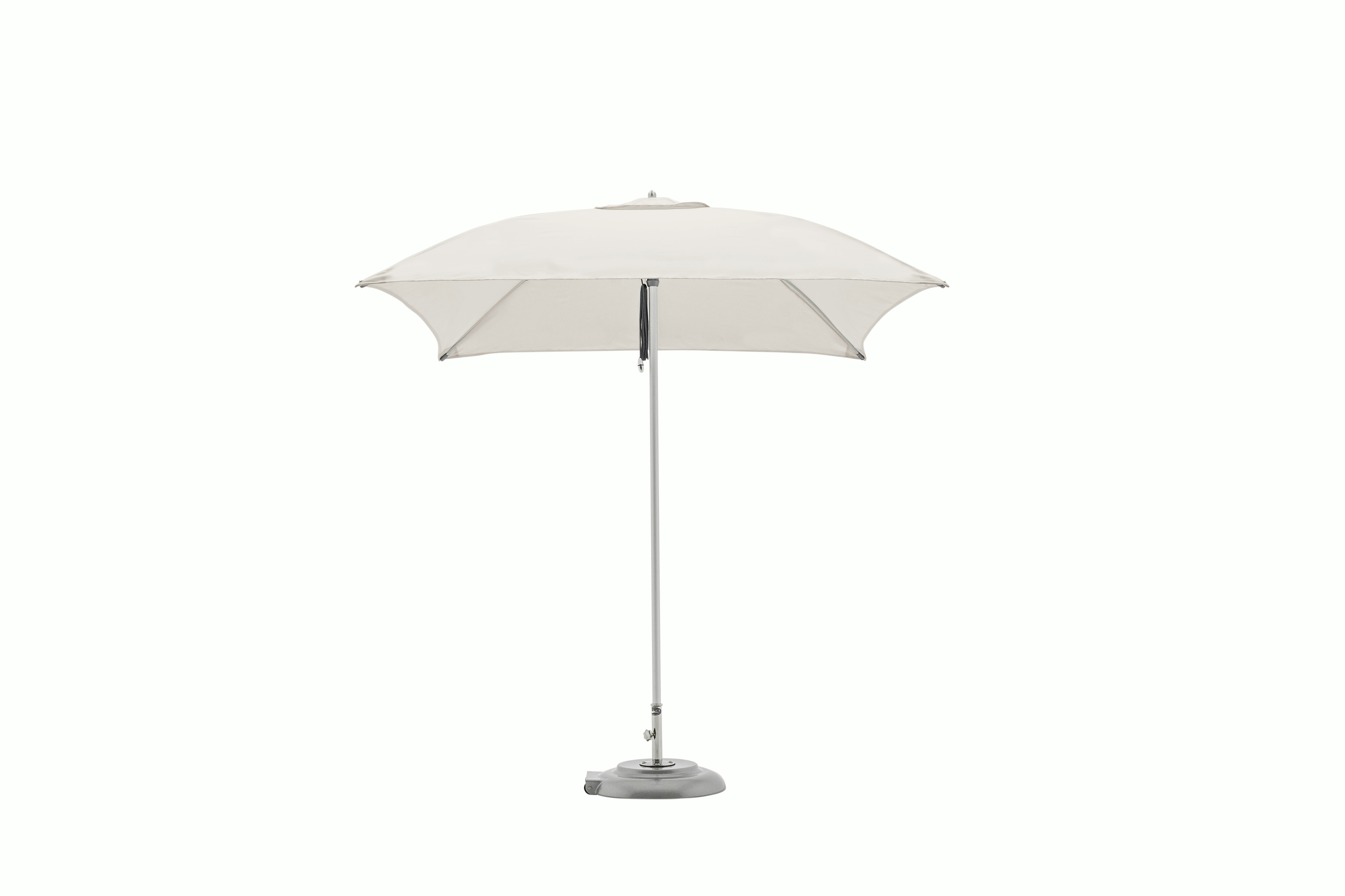 A Tuuci Bay Master Fiber Flex Hexagon Umbrella in Scallop viewed from the front.